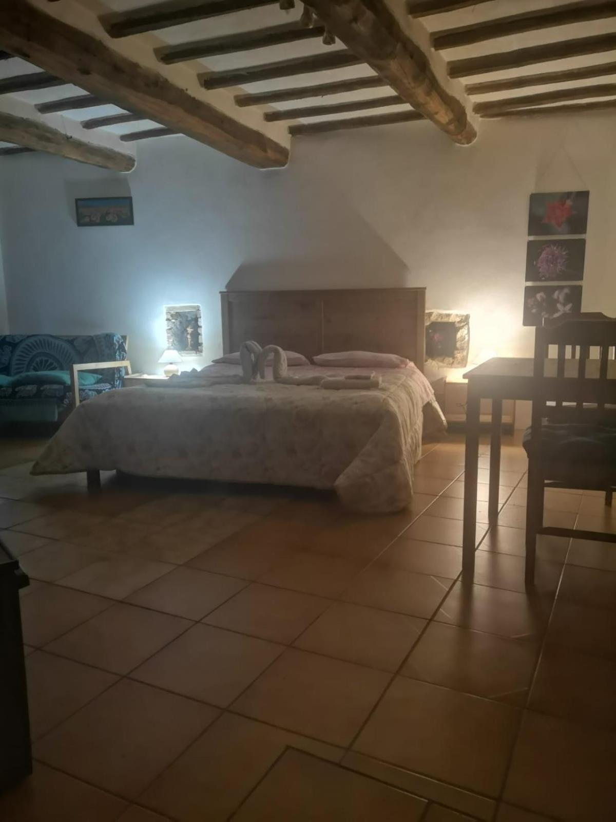 Double Room with Private Bathroom photo 2