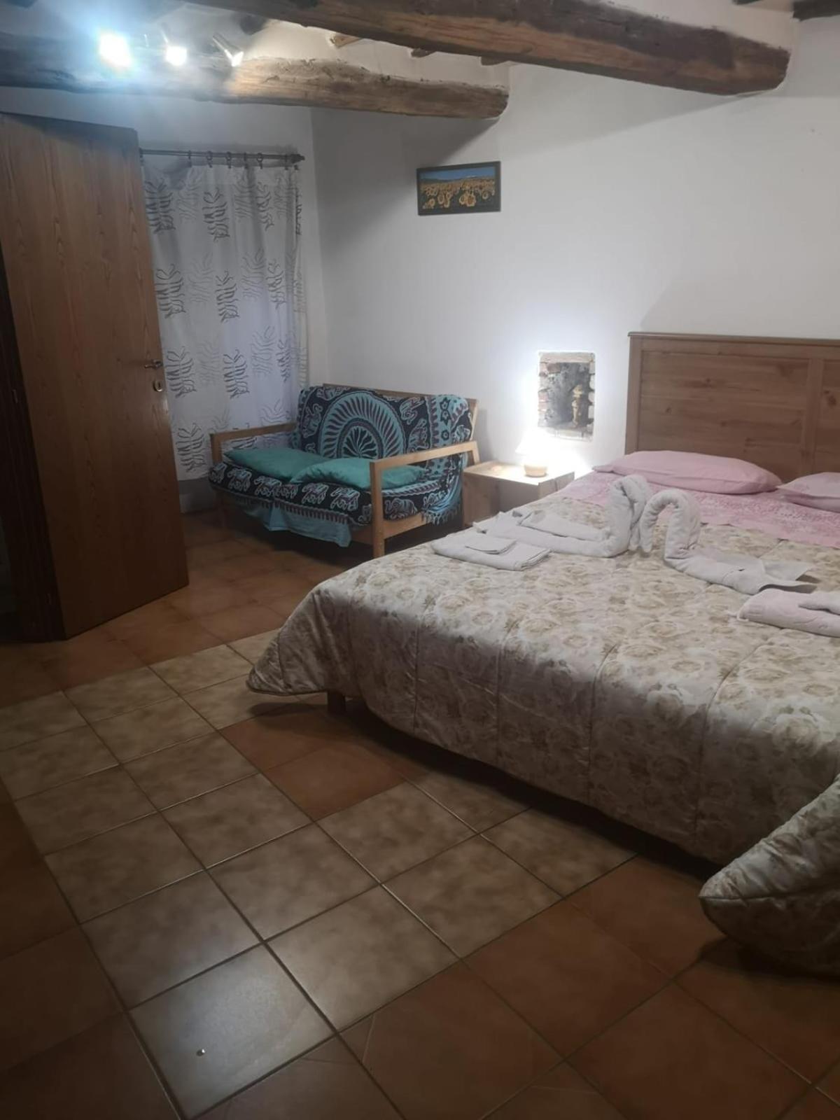 Double Room with Private Bathroom photo 1