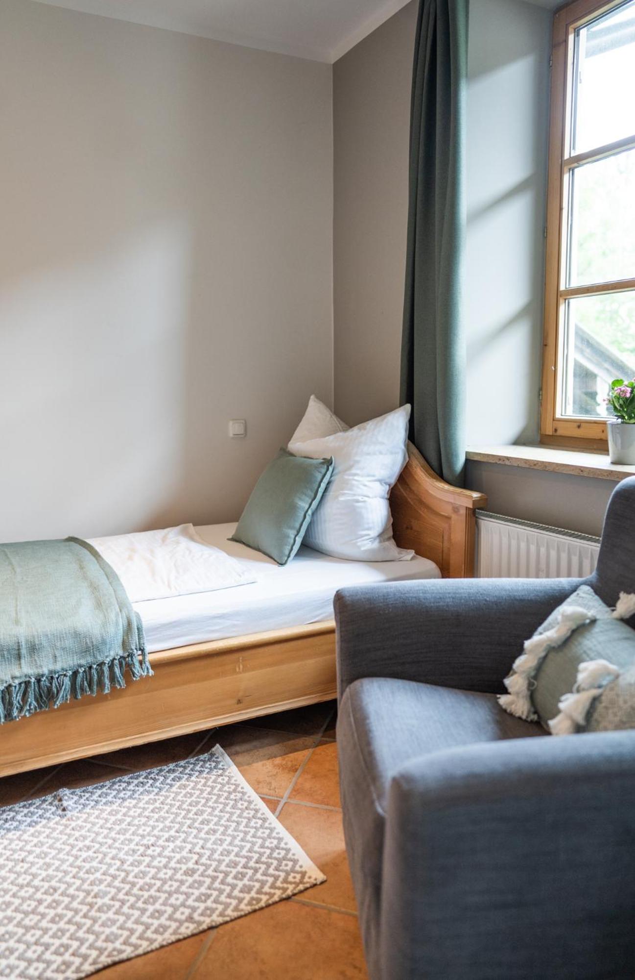 Single Room photo 3