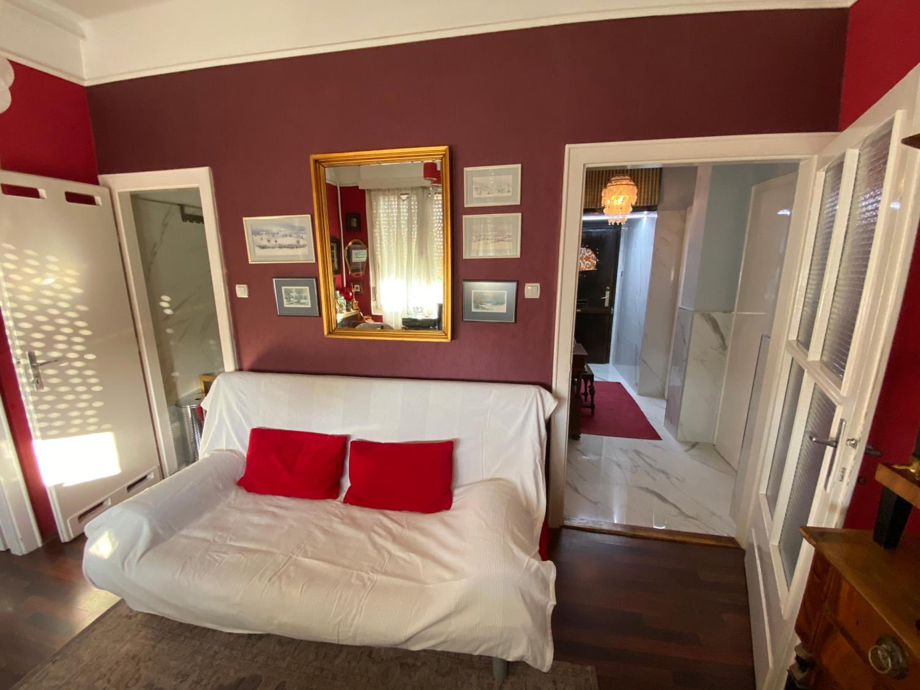 One-Bedroom Apartment - Photo 33