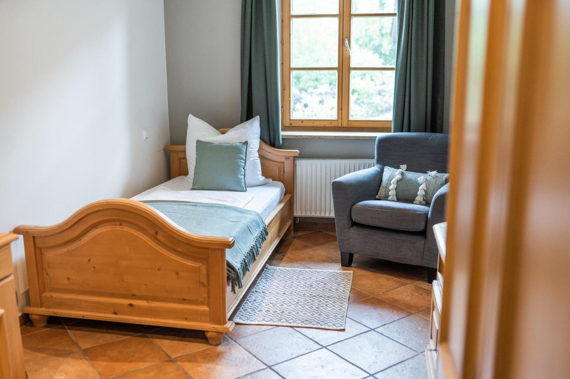 Single Room photo 2