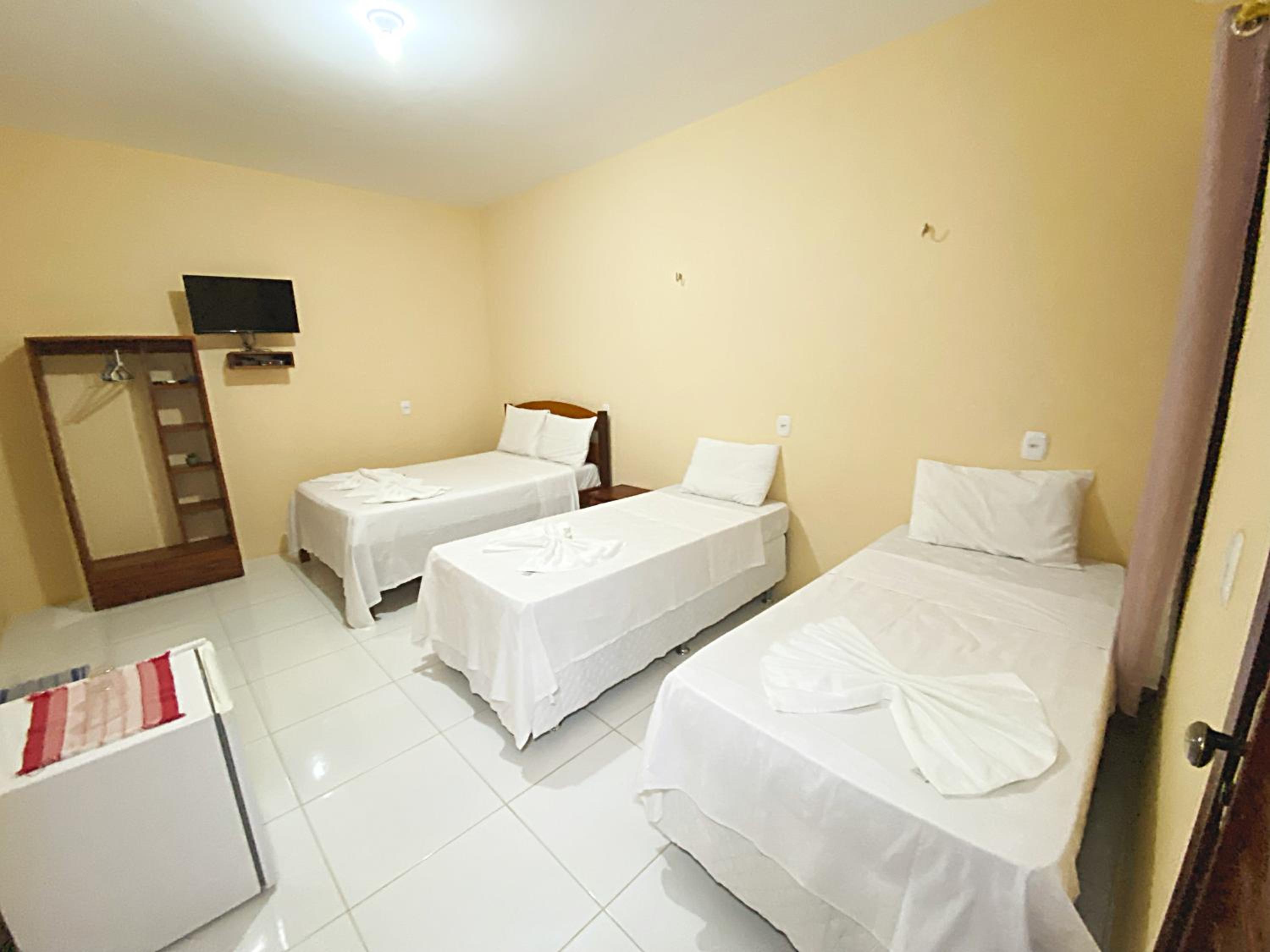 Quadruple Room - Photo 11