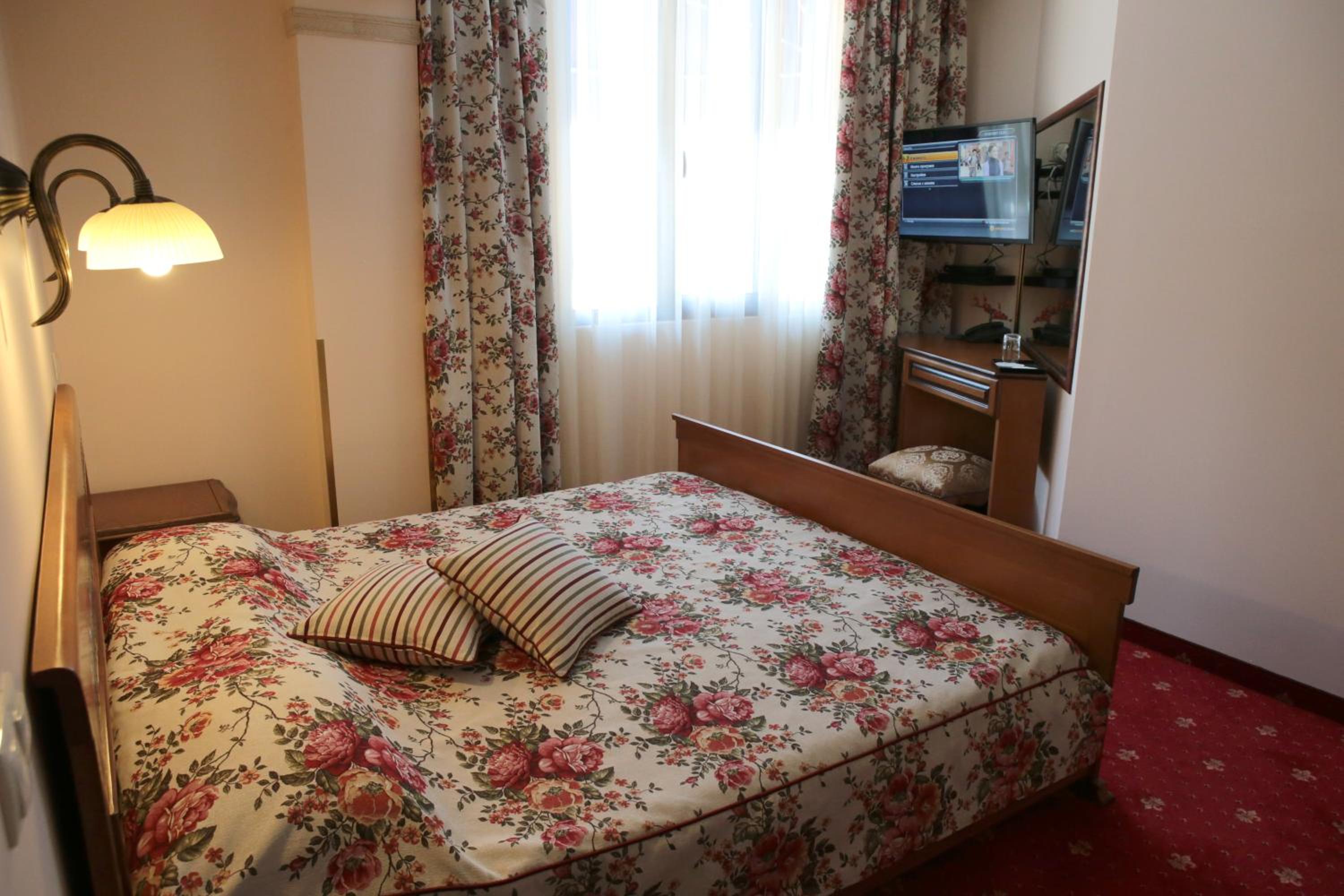 Deluxe Double Room (2 Adults)