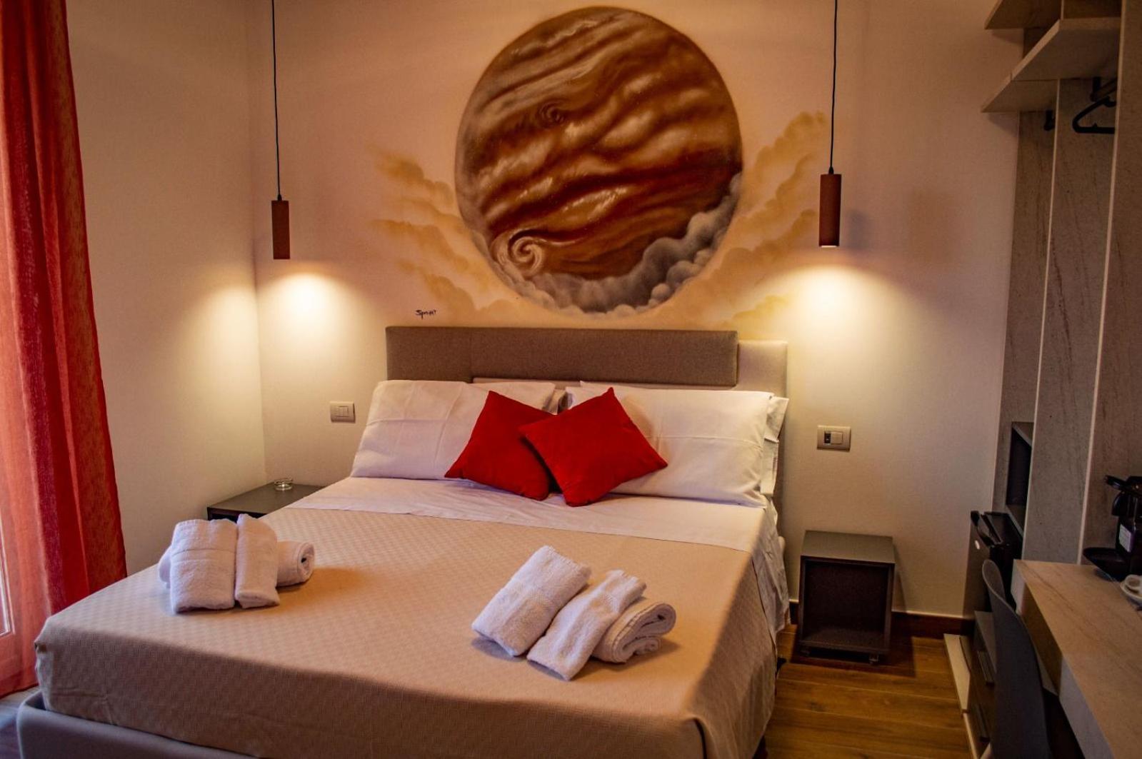 Large Double or Twin Room