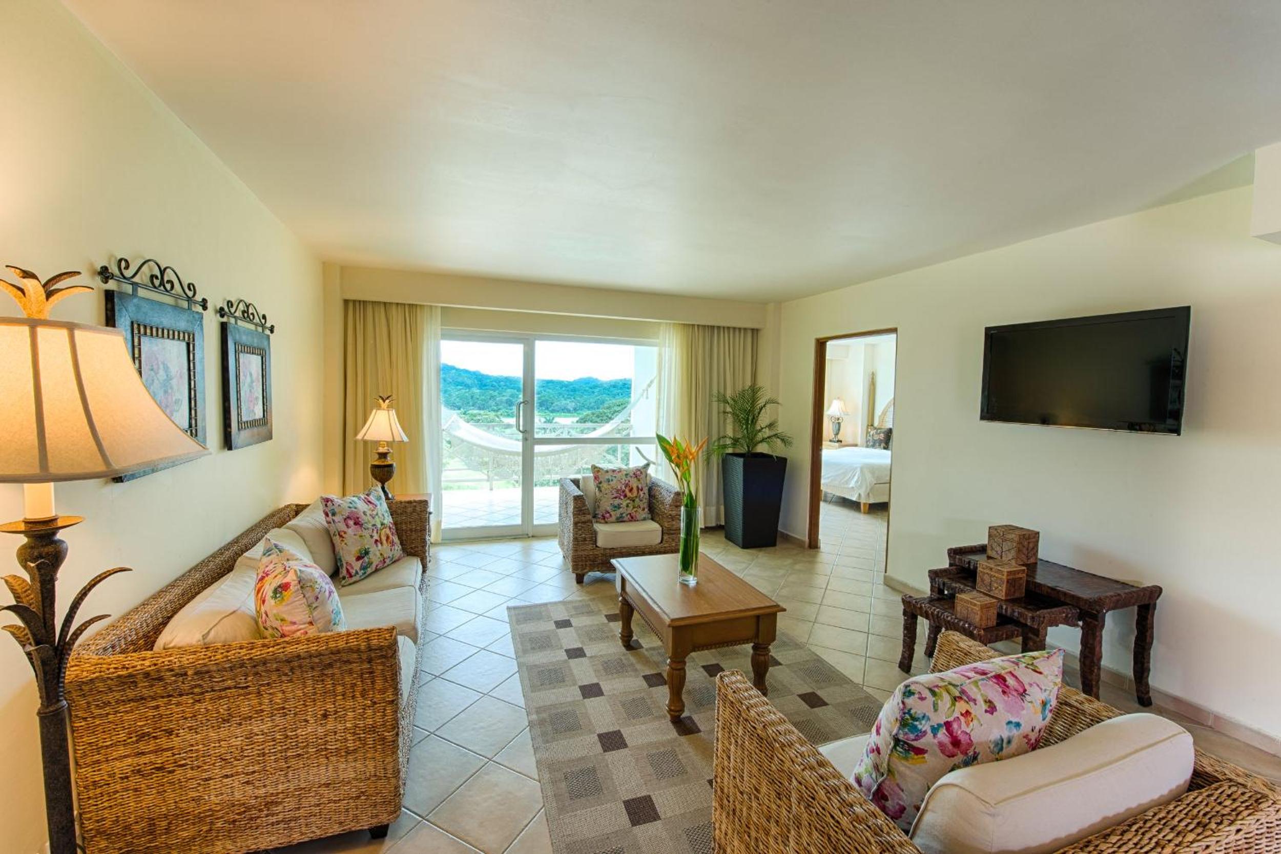 One-Bedroom Suite - Photo 2