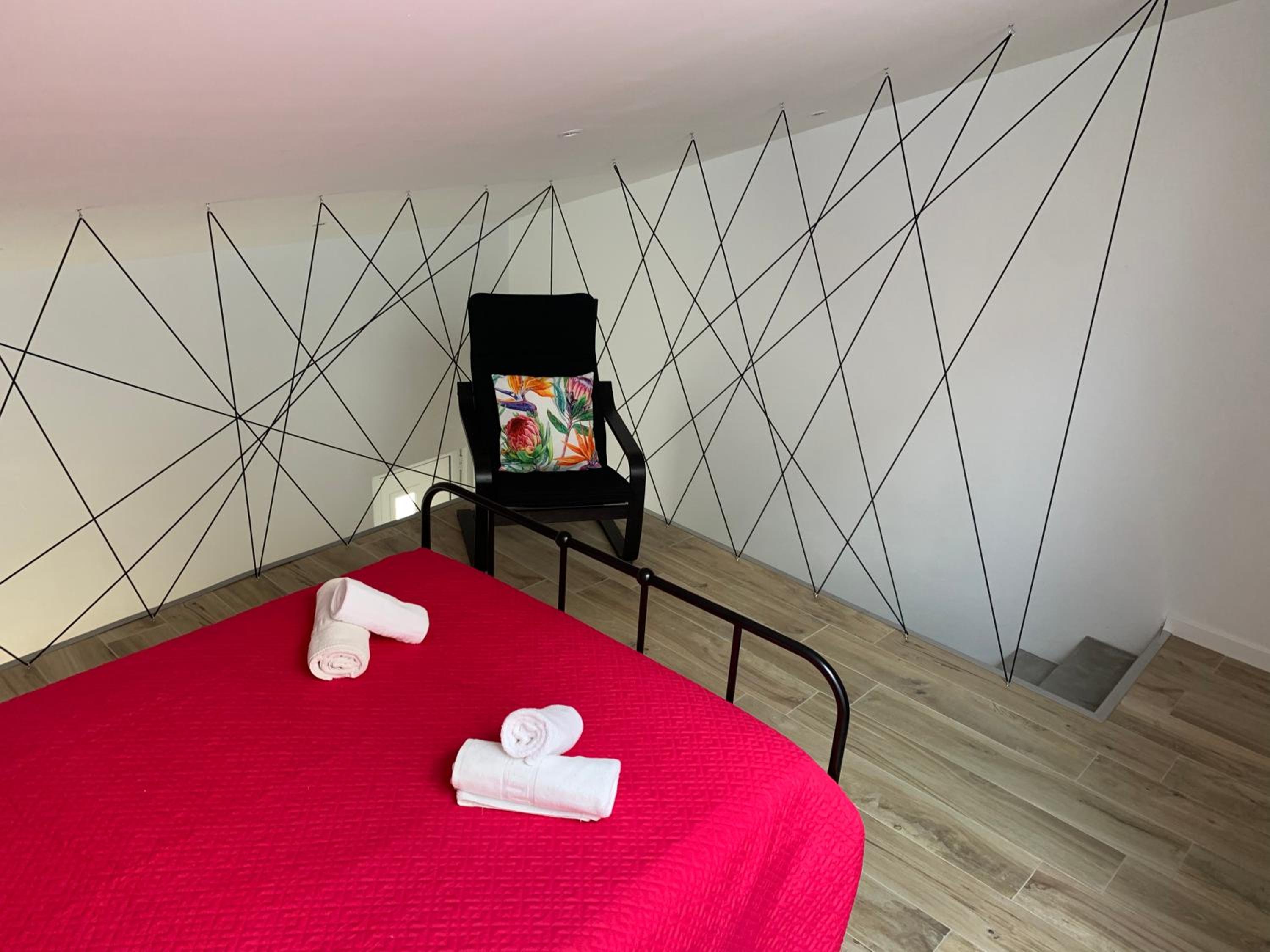 One-Bedroom Apartment - Photo 1