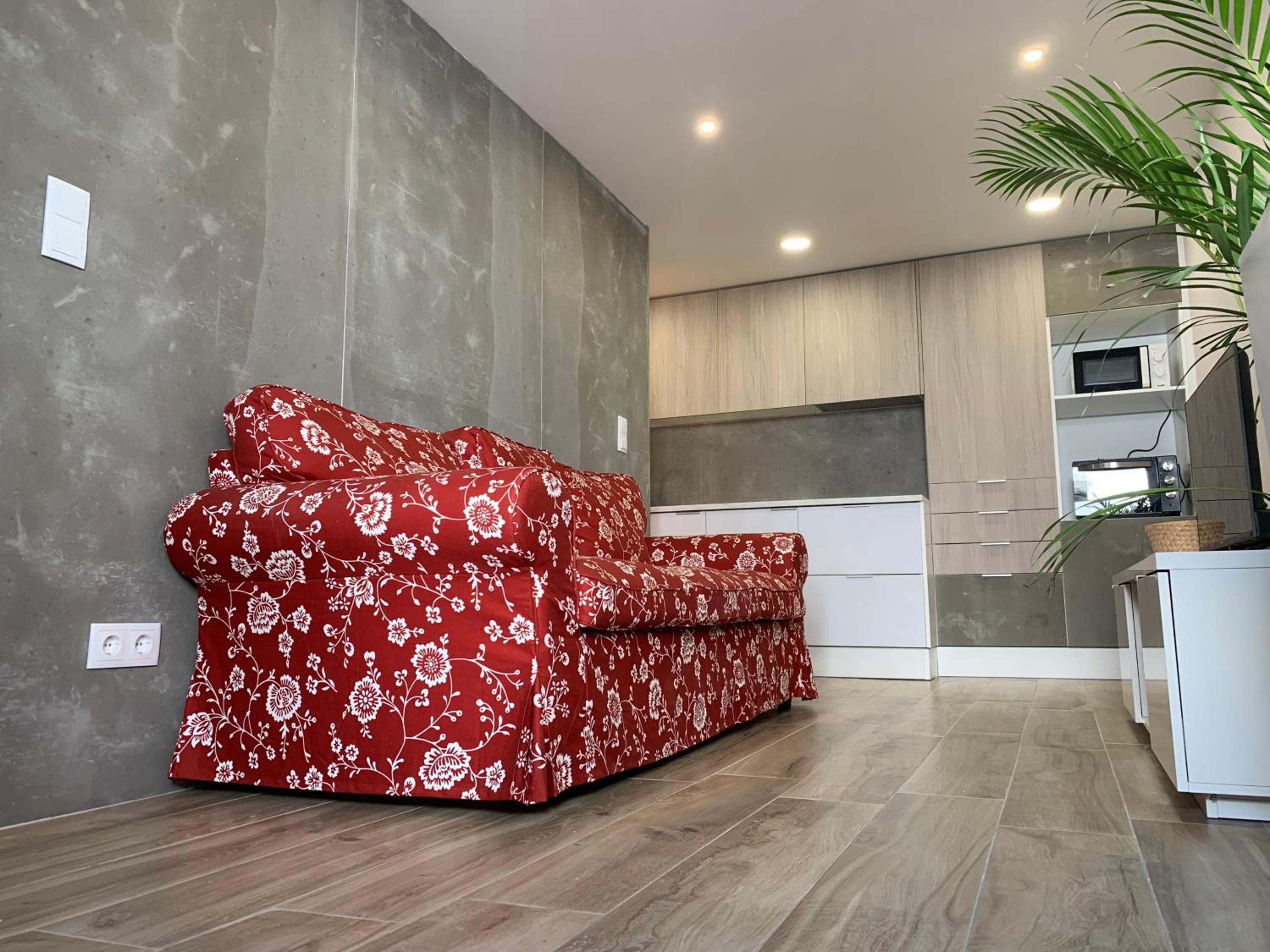 One-Bedroom Apartment - Photo 6