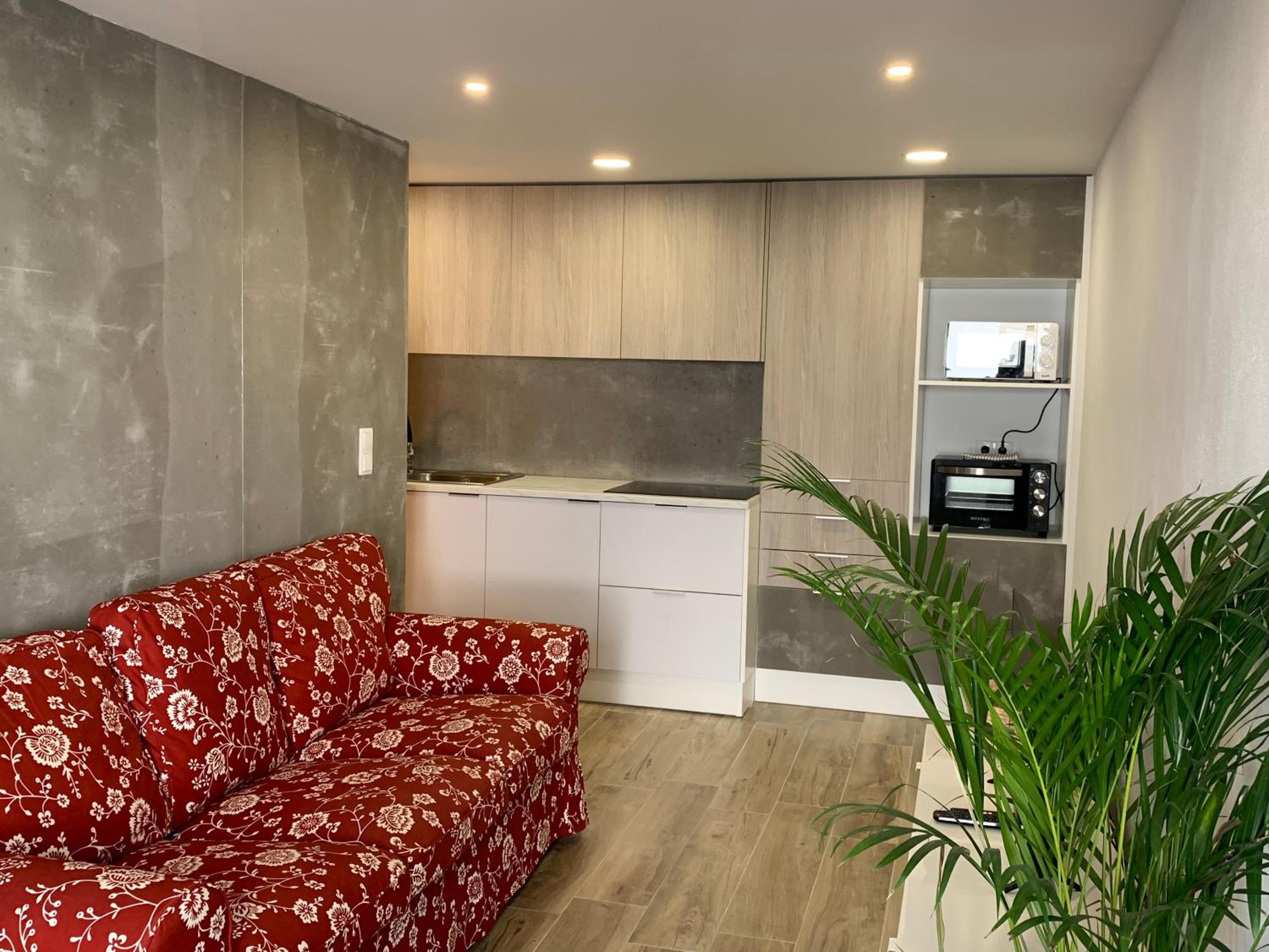 One-Bedroom Apartment - Photo 9