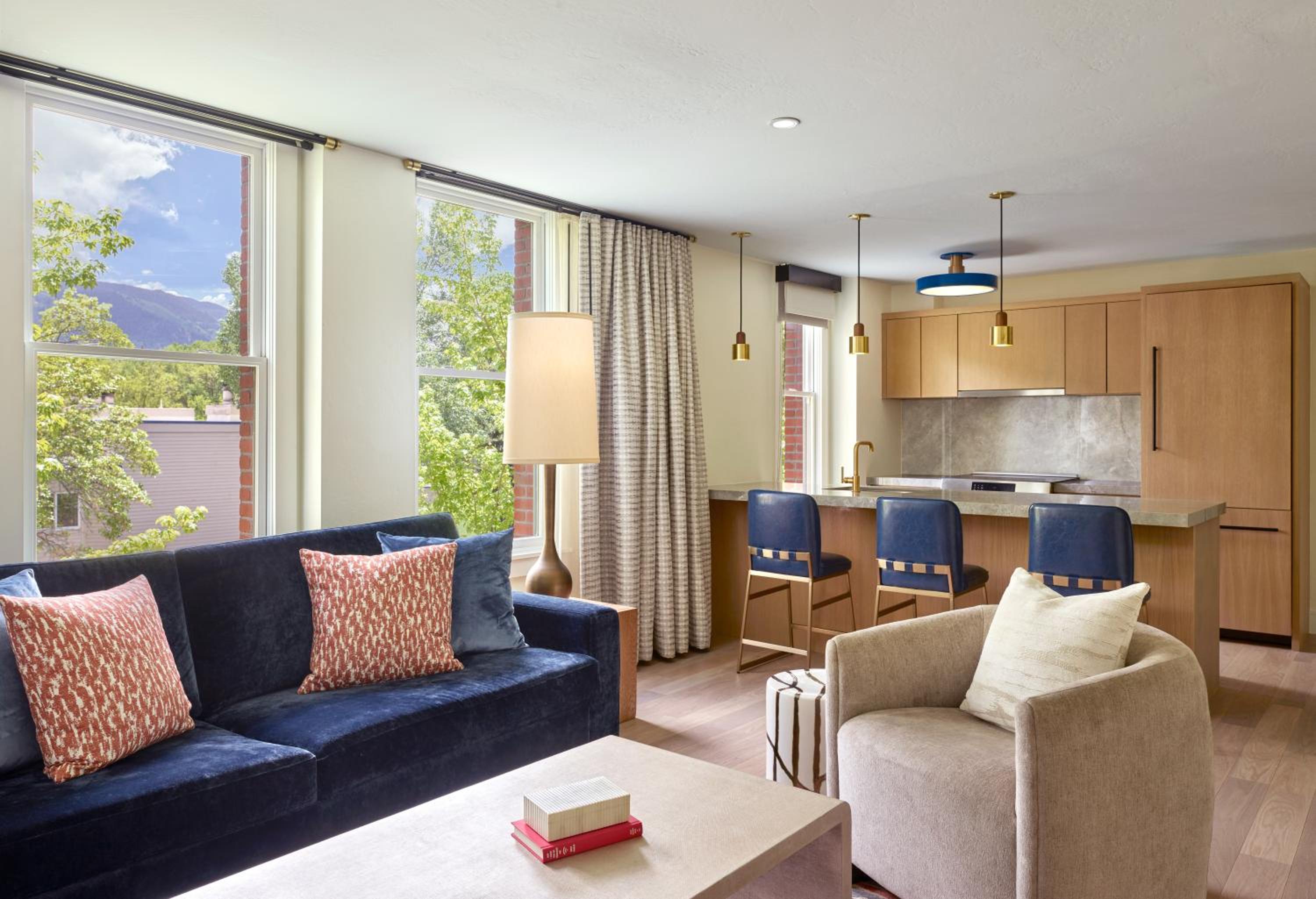 Deluxe Suite - Photo 4