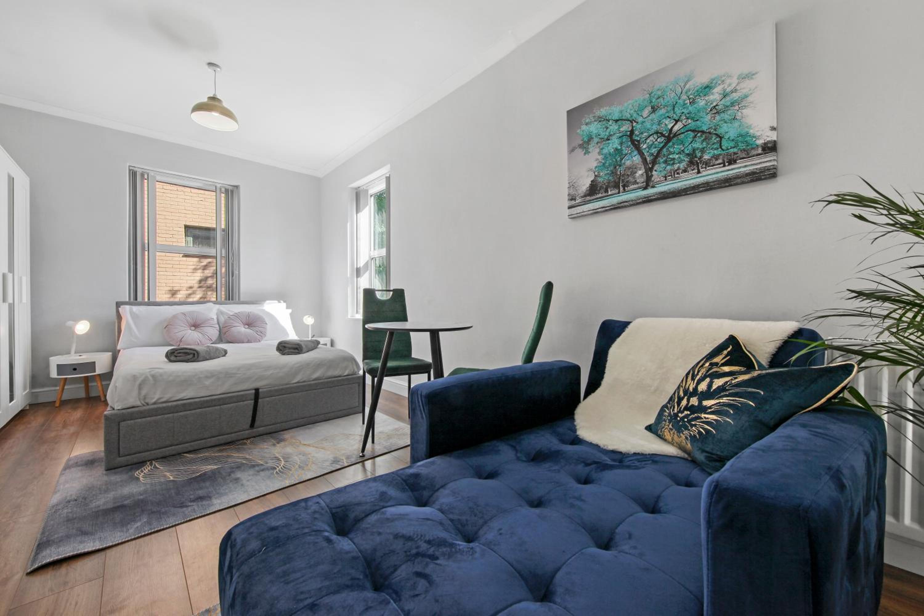 One-Bedroom Apartment