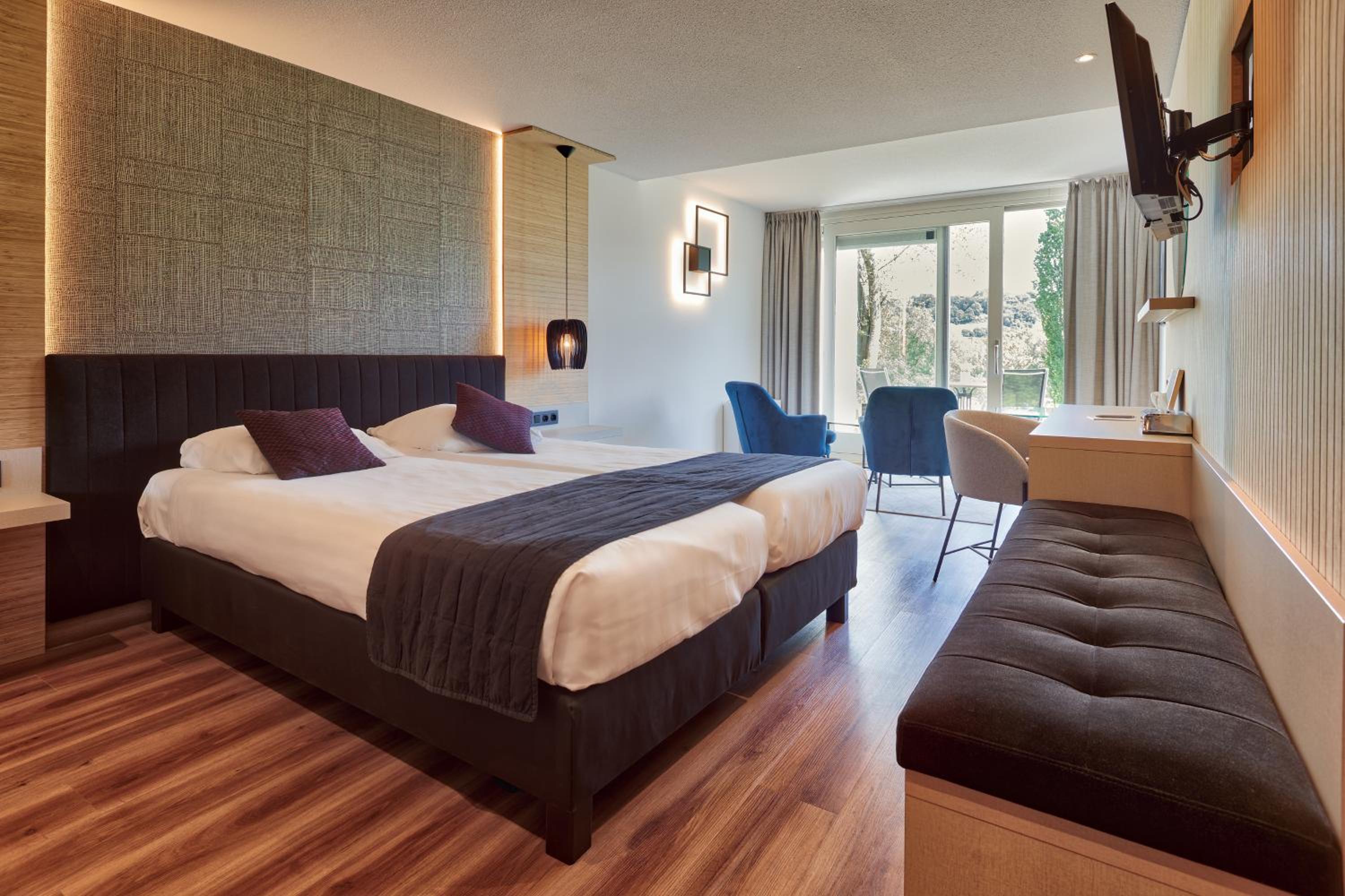 Junior Suite with Garden View