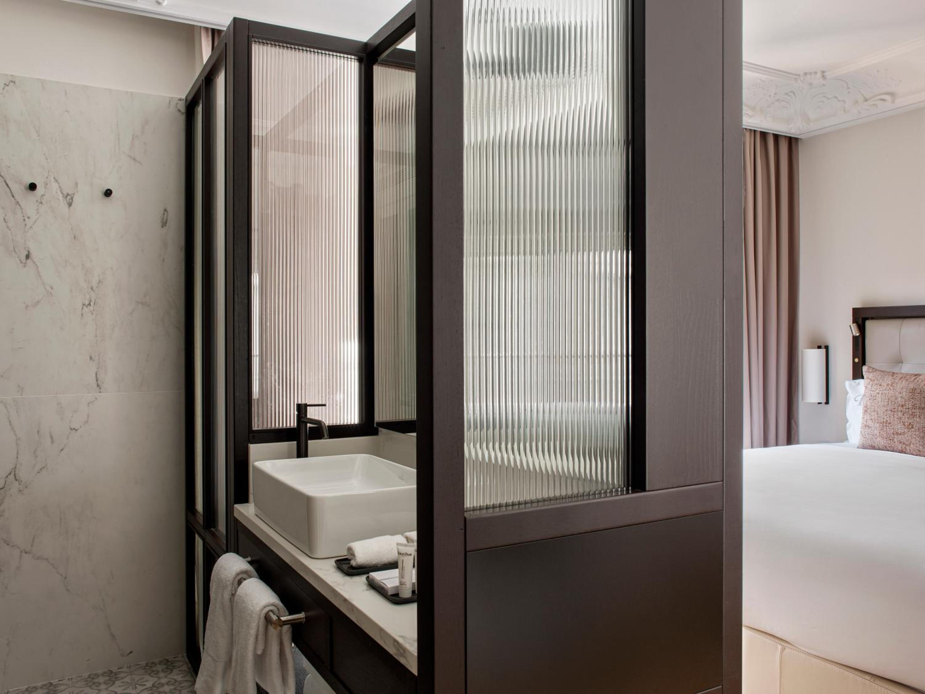 Large Double Or Twin Room photo 3
