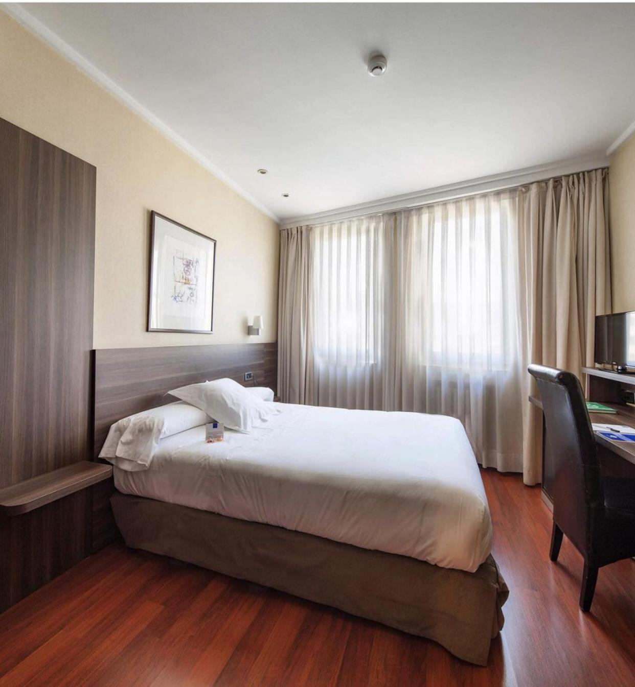 Budget Double Room photo 2