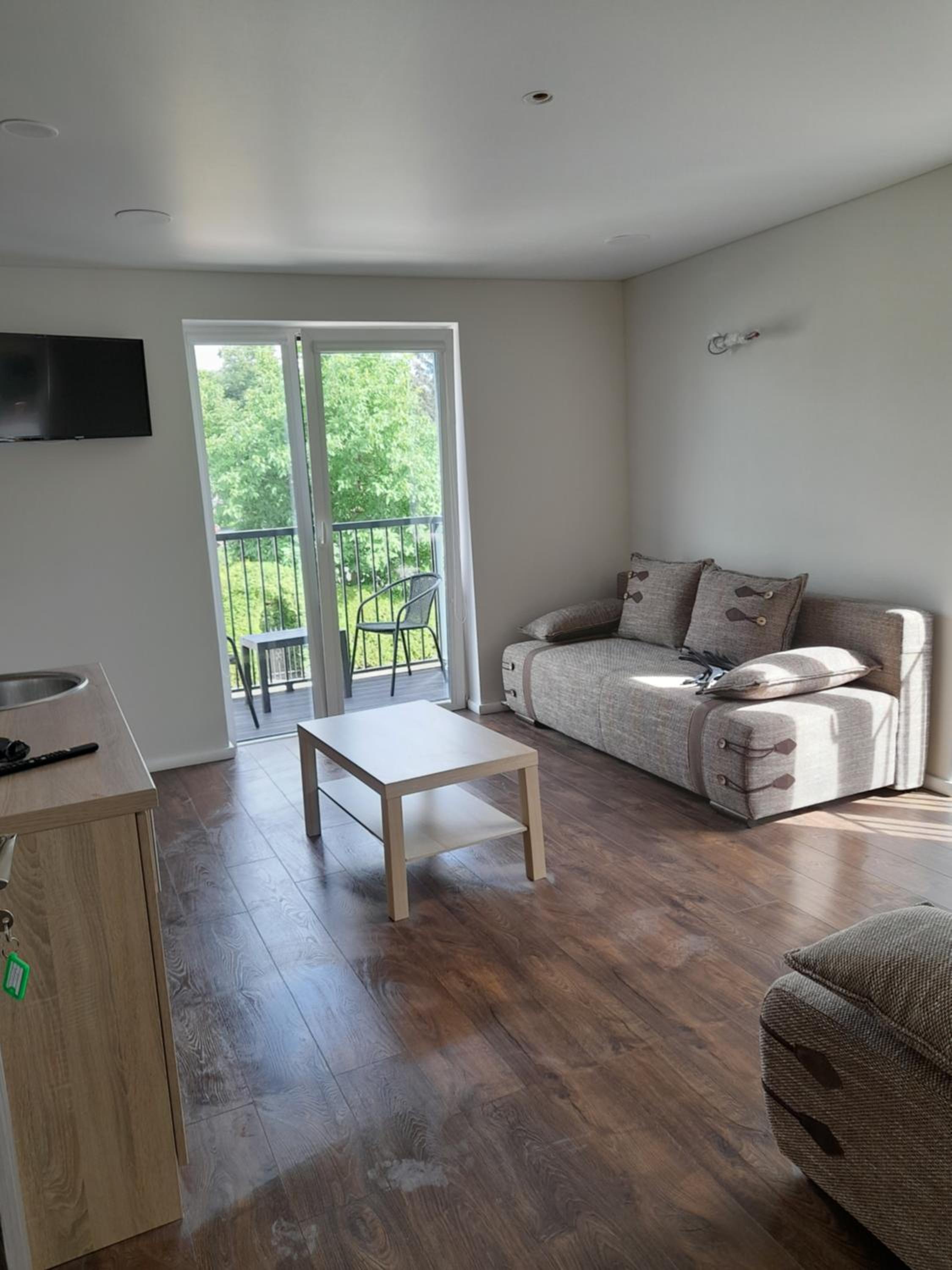 Quadruple Room with Balcony - Photo 4