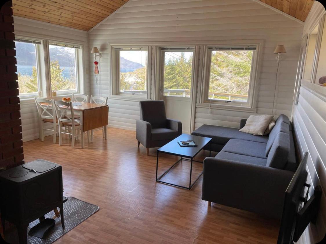 Two-Bedroom House - Photo 1