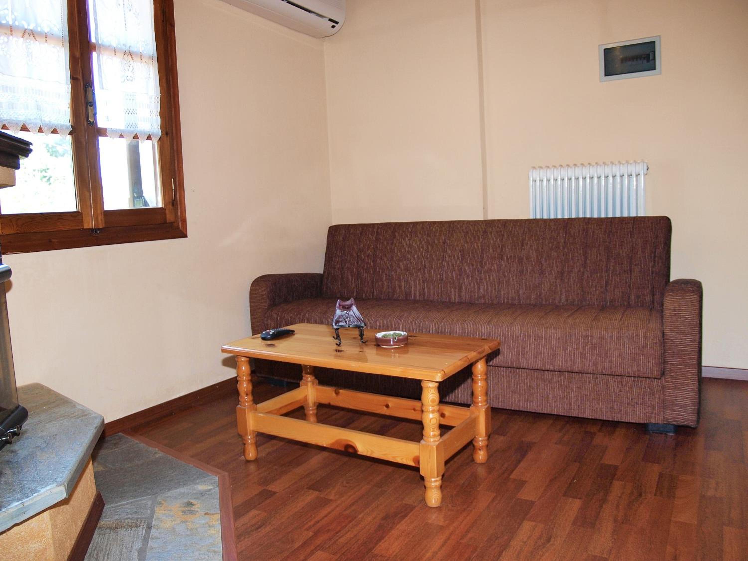 Apartment with Fireplace - Photo 3