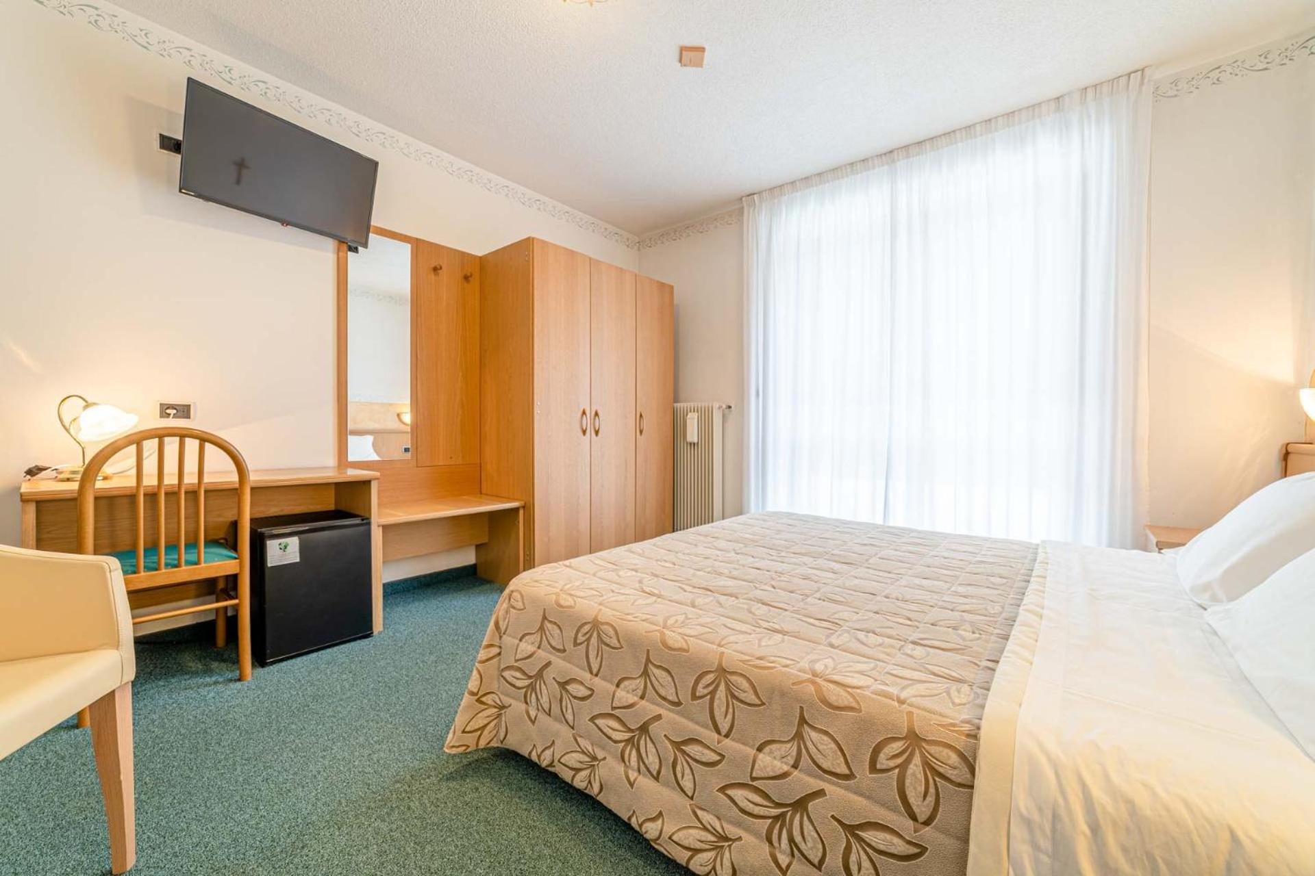 Standard Double Room photo 3