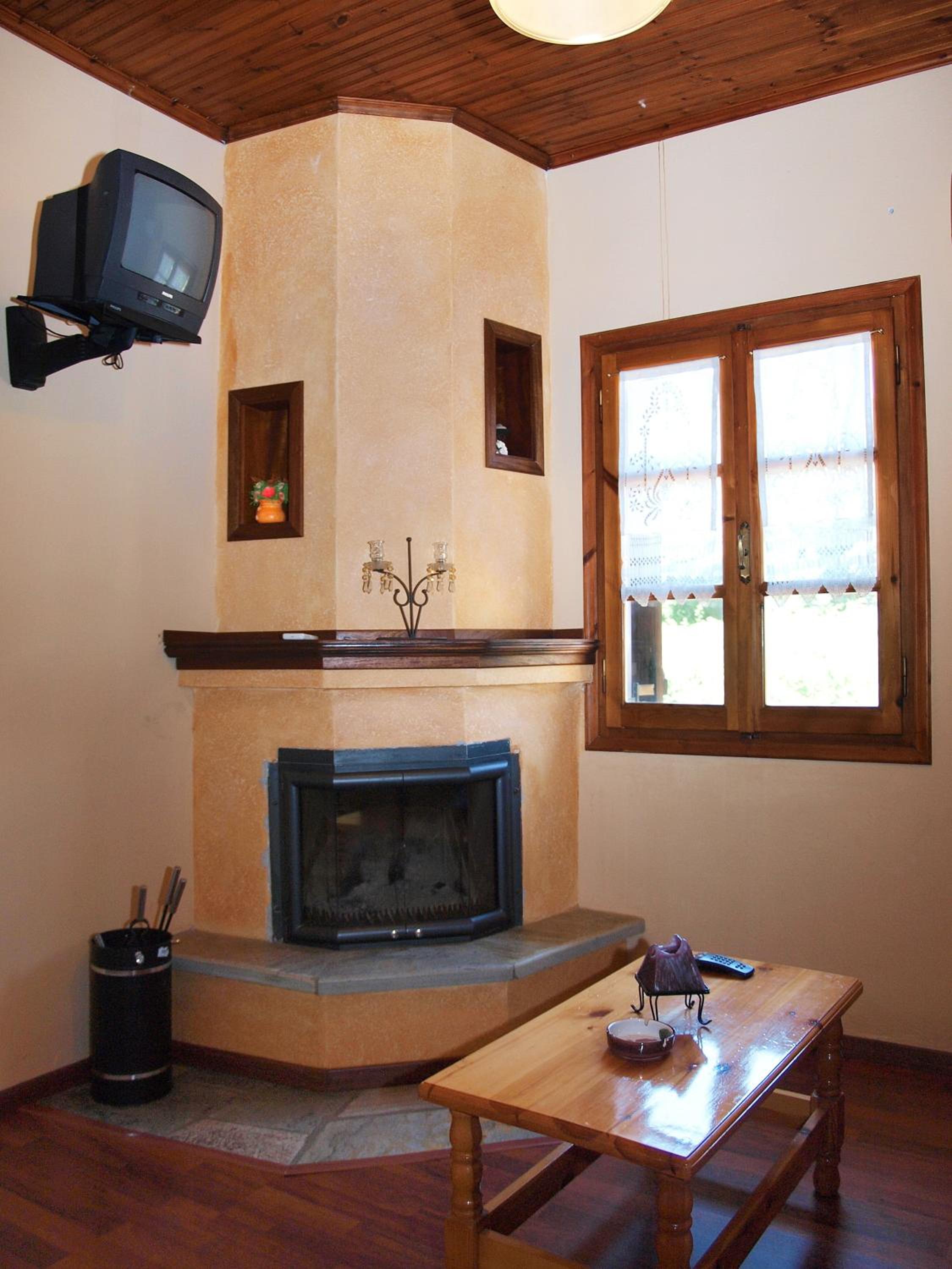 Apartment with Fireplace - Photo 2