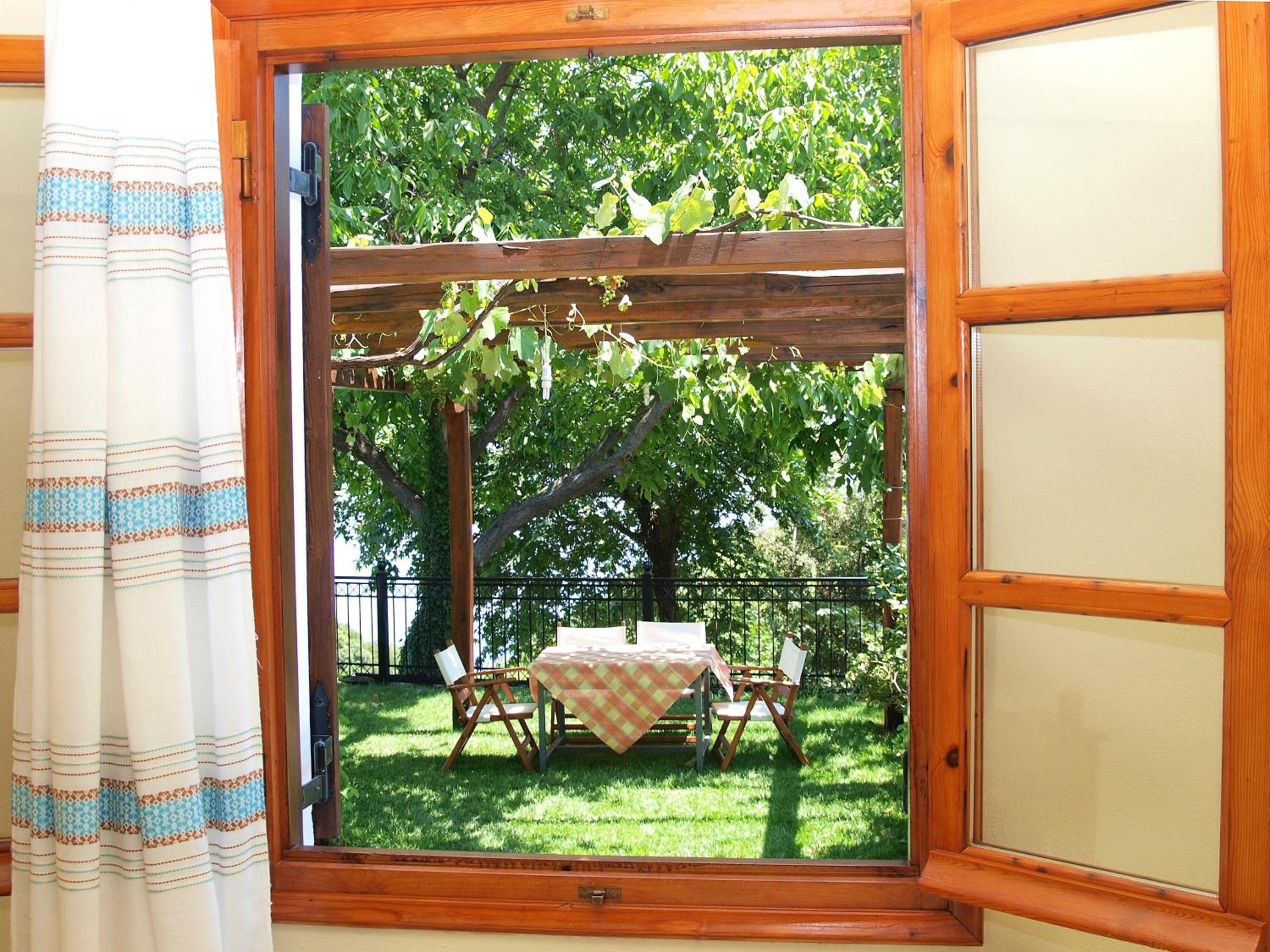 Apartment with Sea View - Photo 2