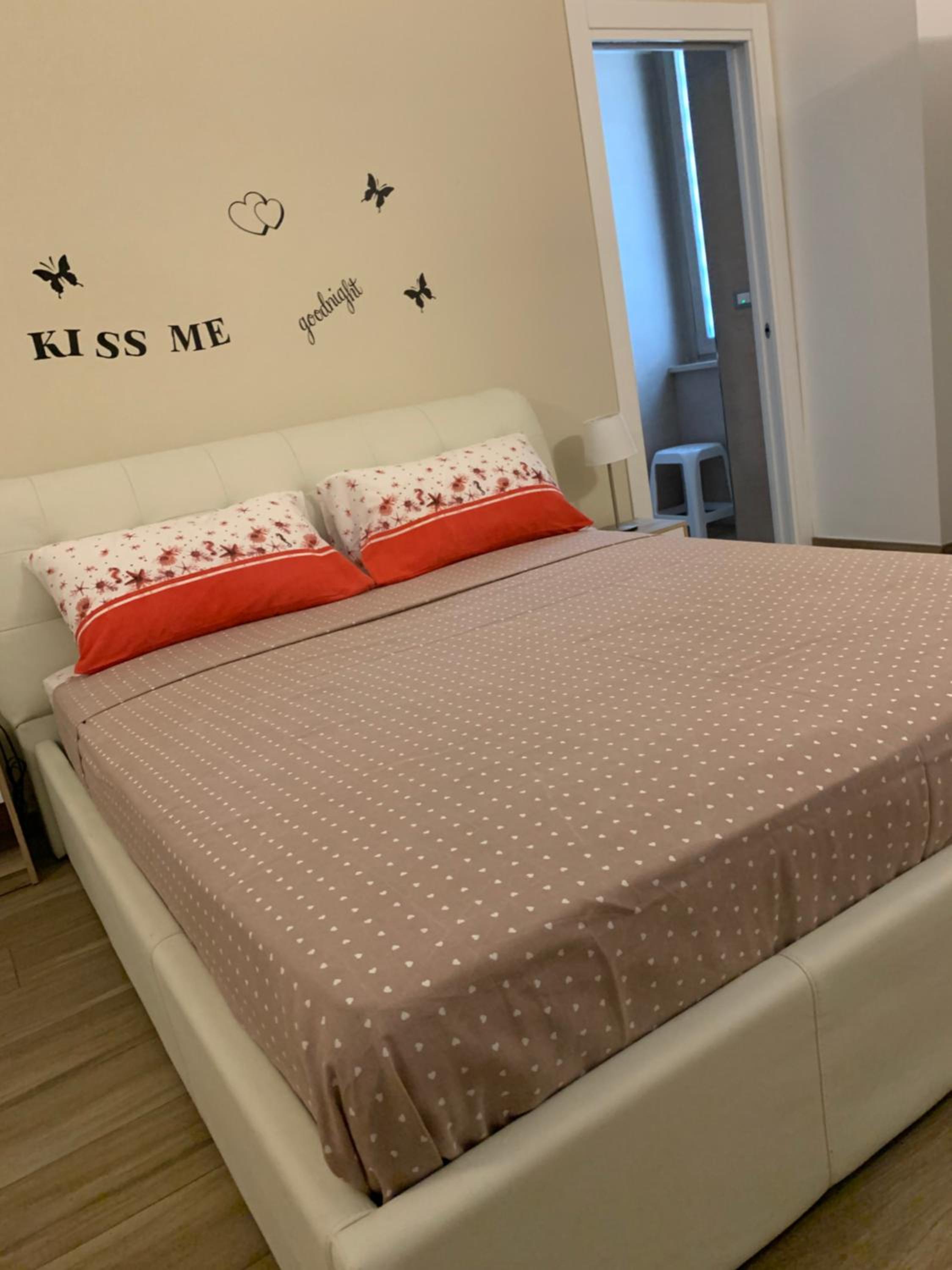 Double Room with Private Bathroom - Photo 7