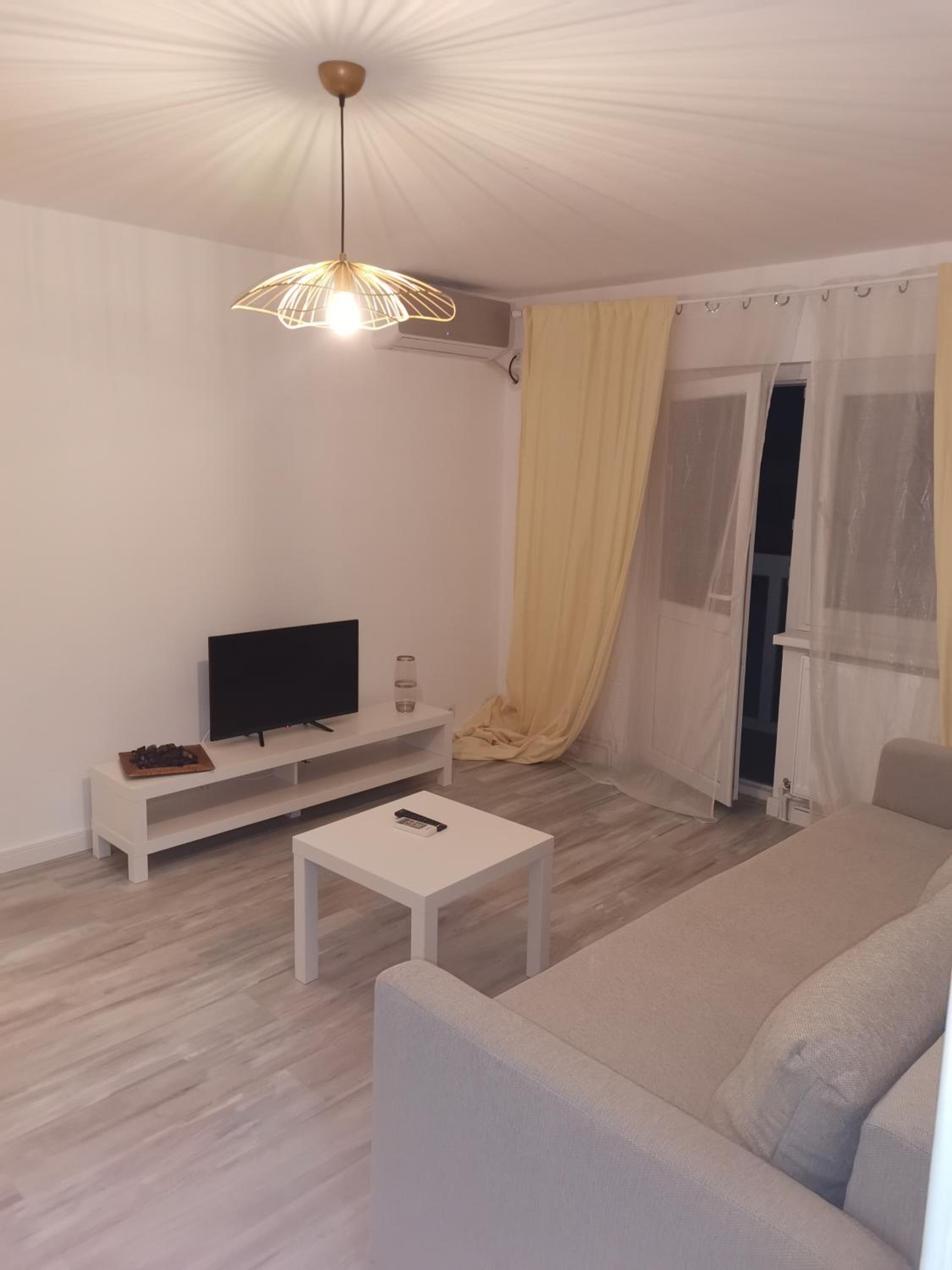 One-Bedroom Apartment - Photo 25
