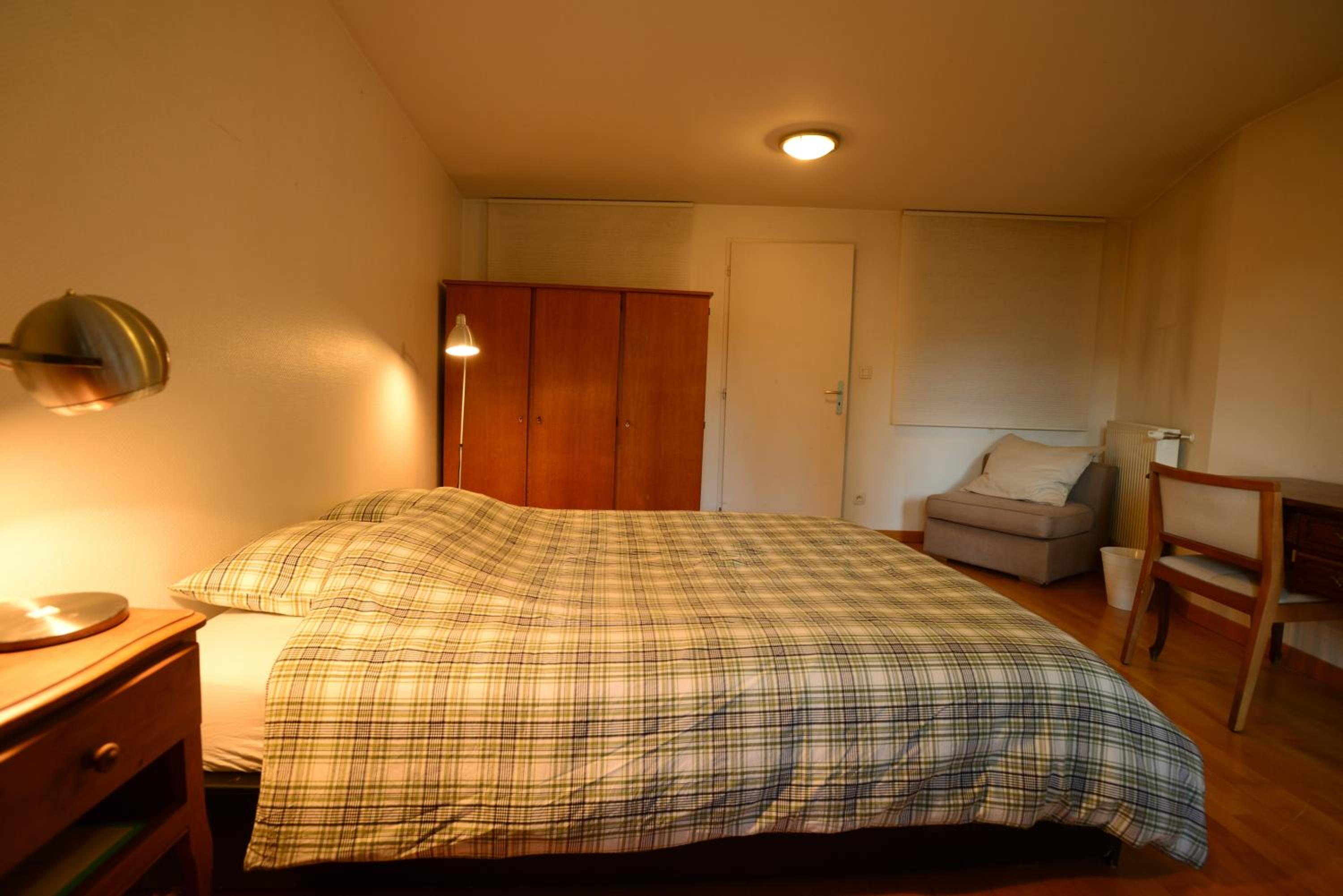 Double Room with Shared Bathroom photo 2