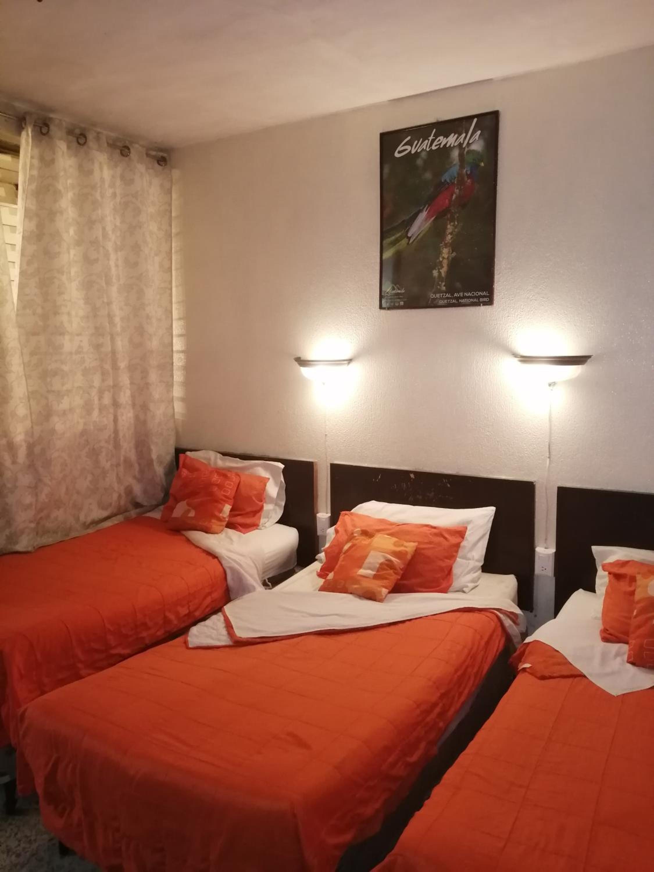 Economy Triple Room photo 3