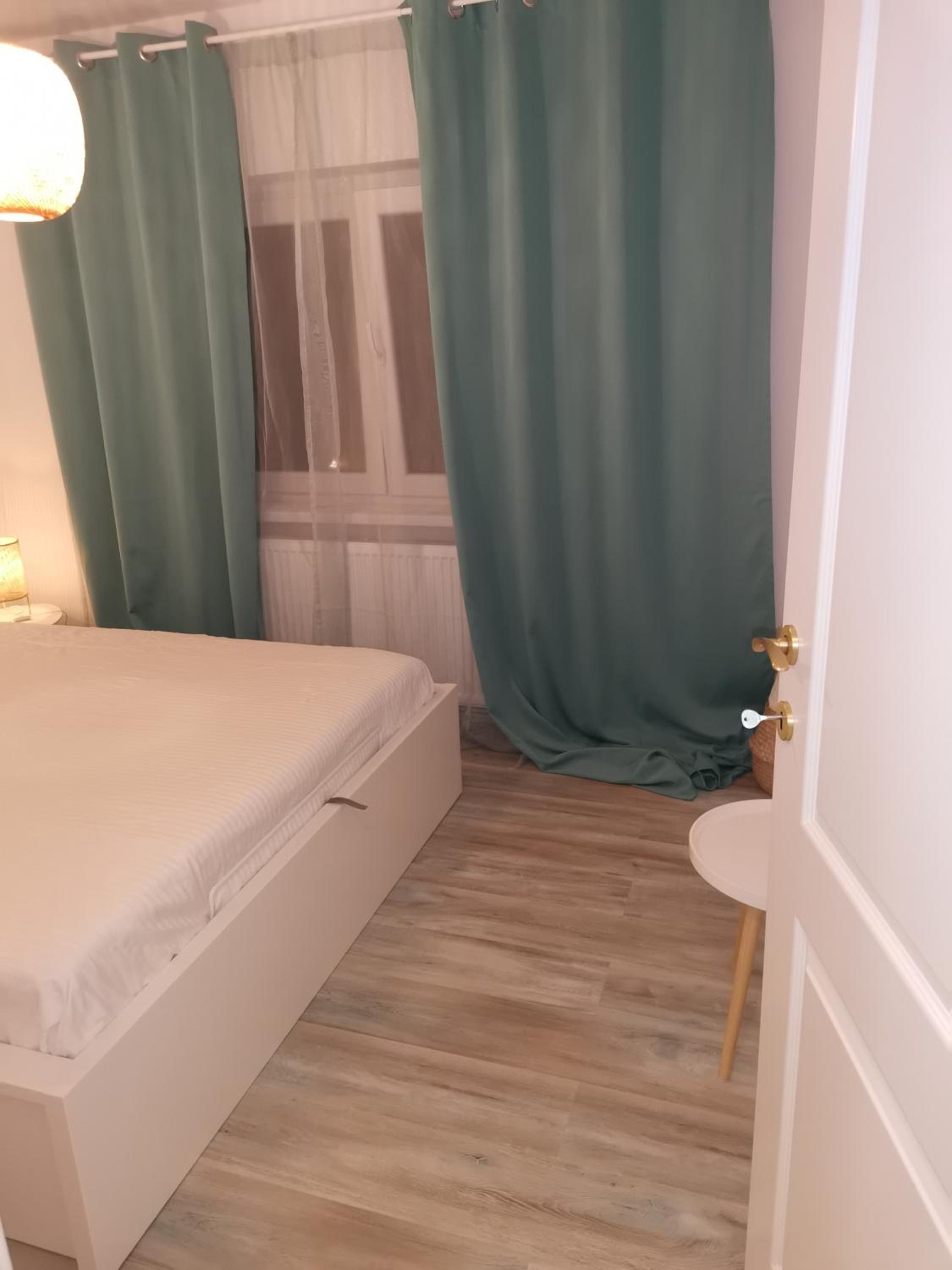 One-Bedroom Apartment - Photo 1
