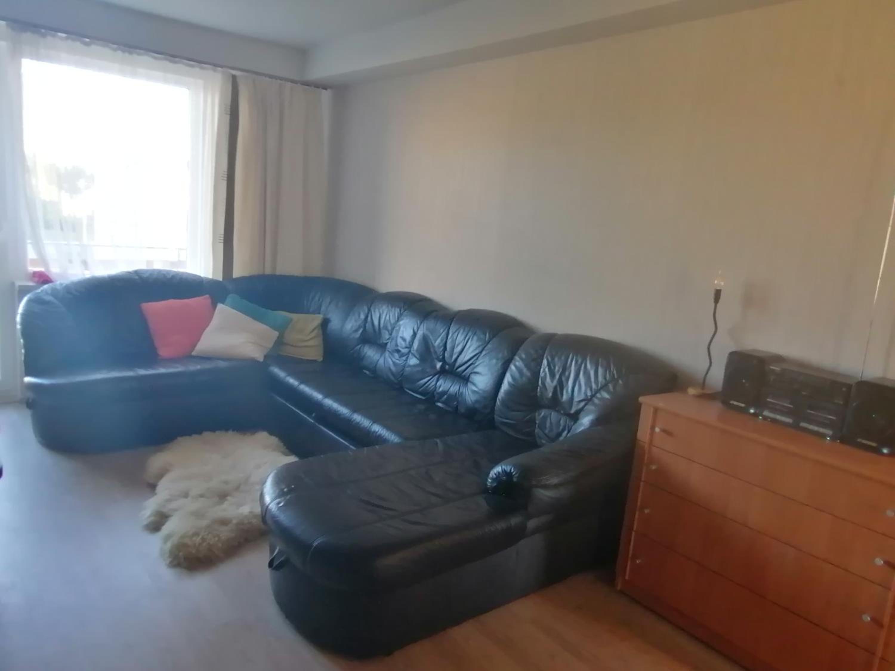 One-Bedroom Apartment - Photo 1