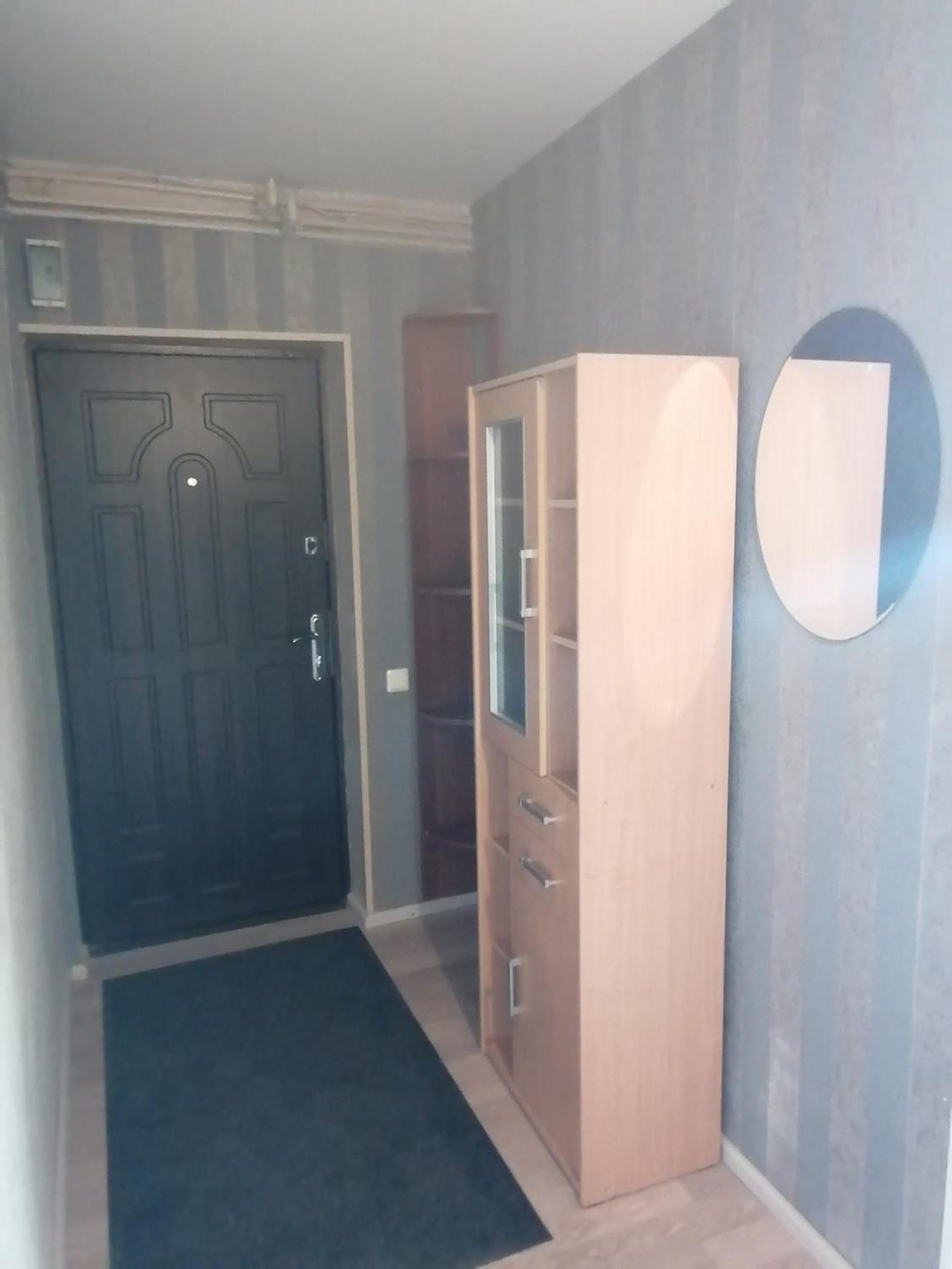 One-Bedroom Apartment - Photo 2