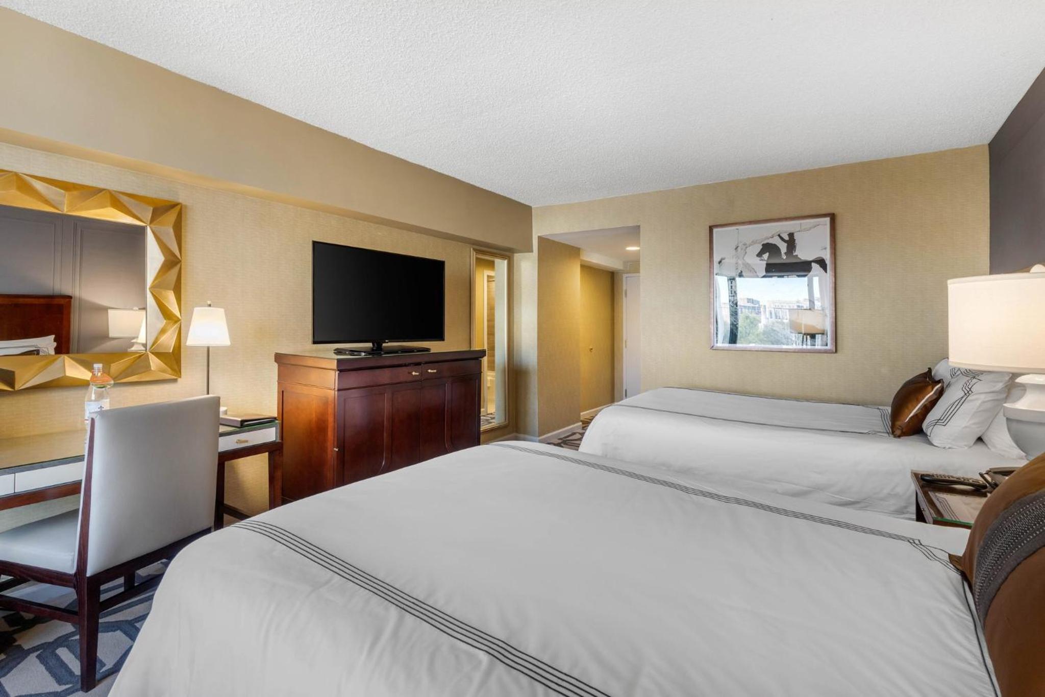 Deluxe Double Room with Two Double Beds - Photo 5