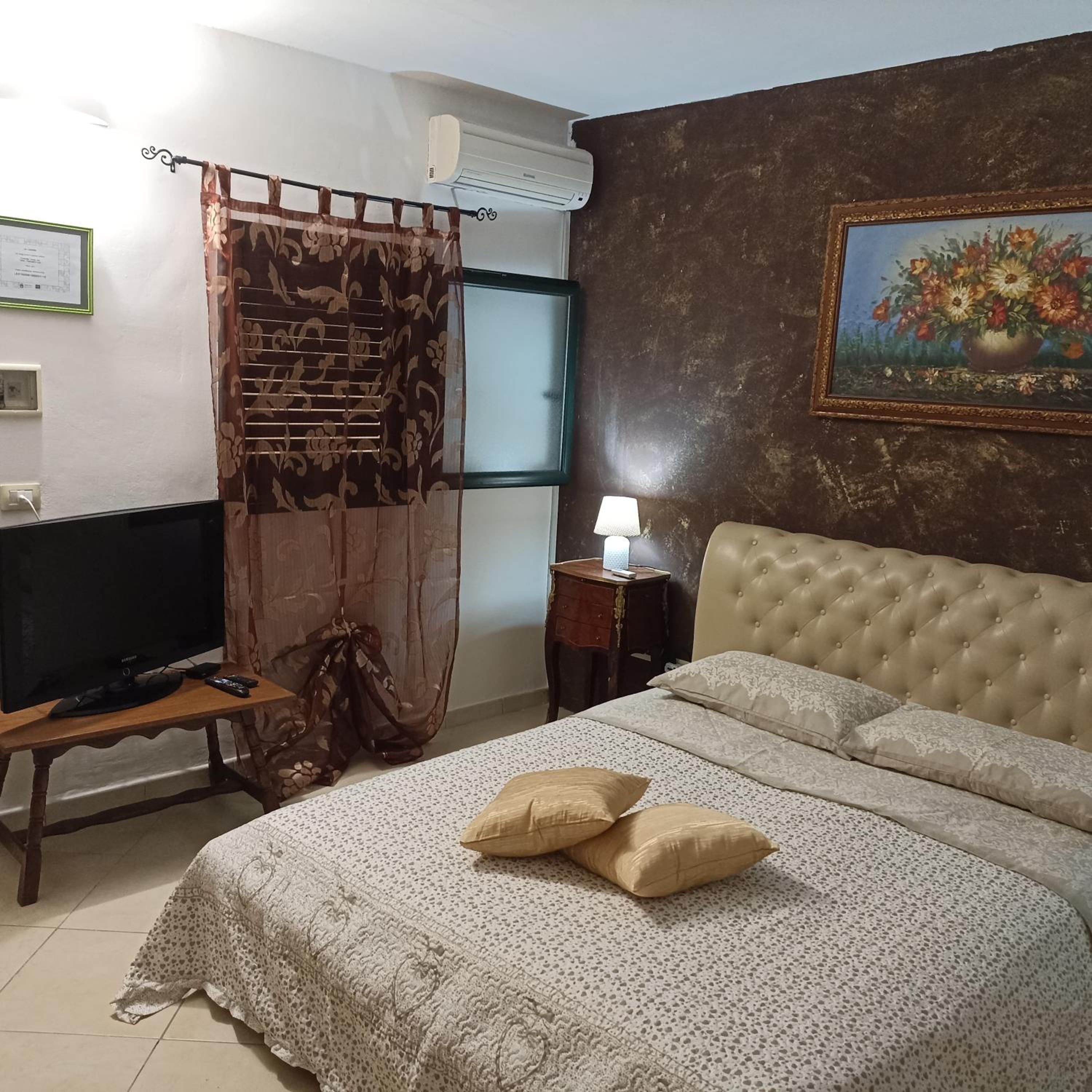 Large Double Room photo 3