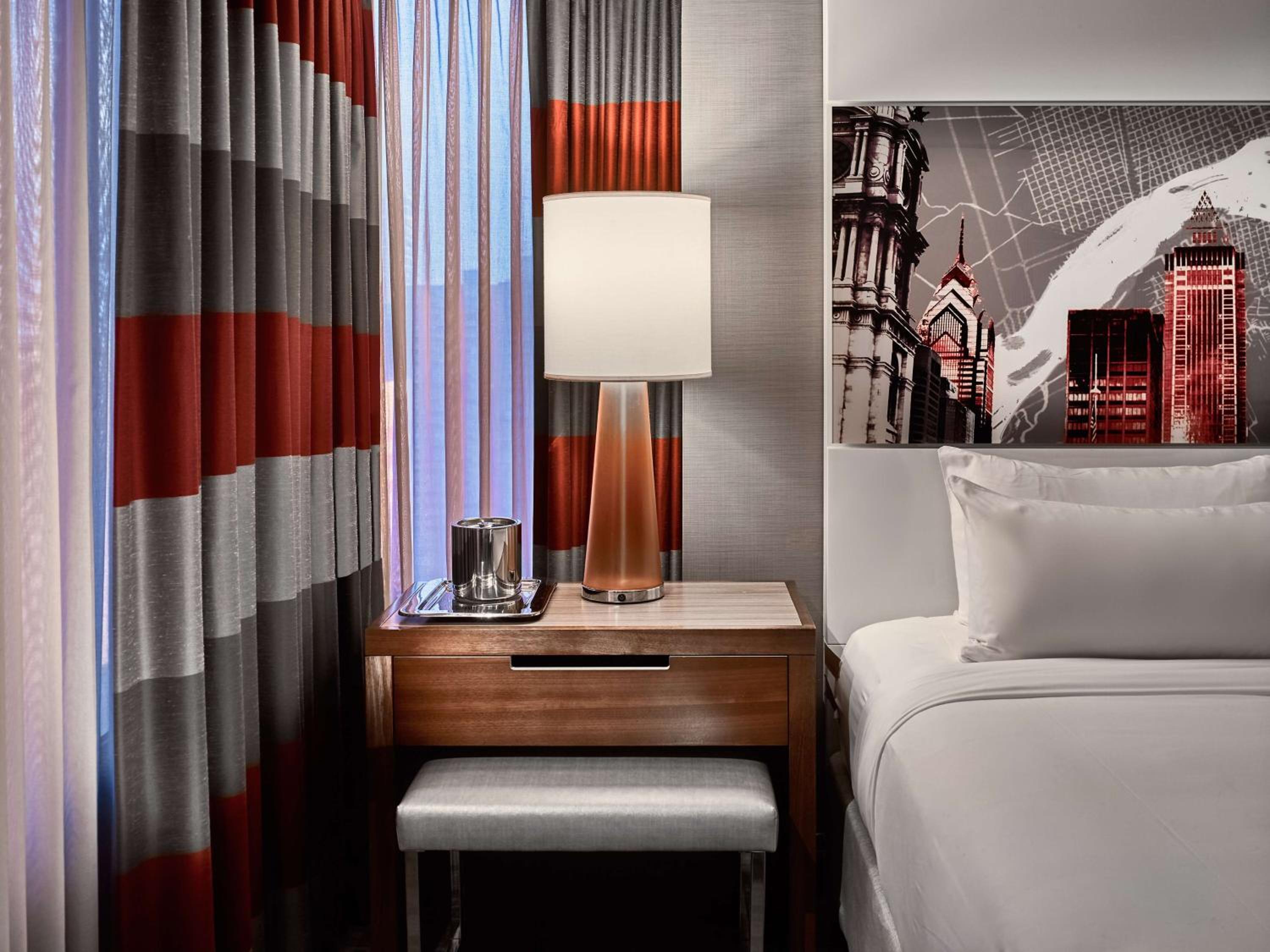 Corner Suite - King Bed - Sofa Bed - Photo 1