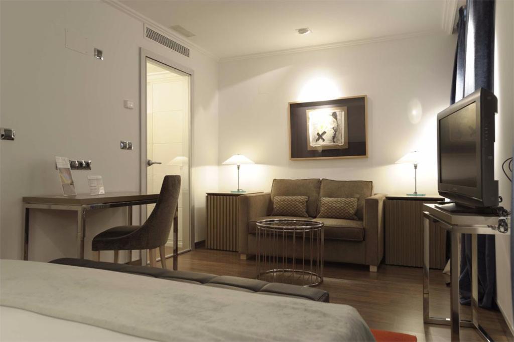 Superior Double Room - Photo 11