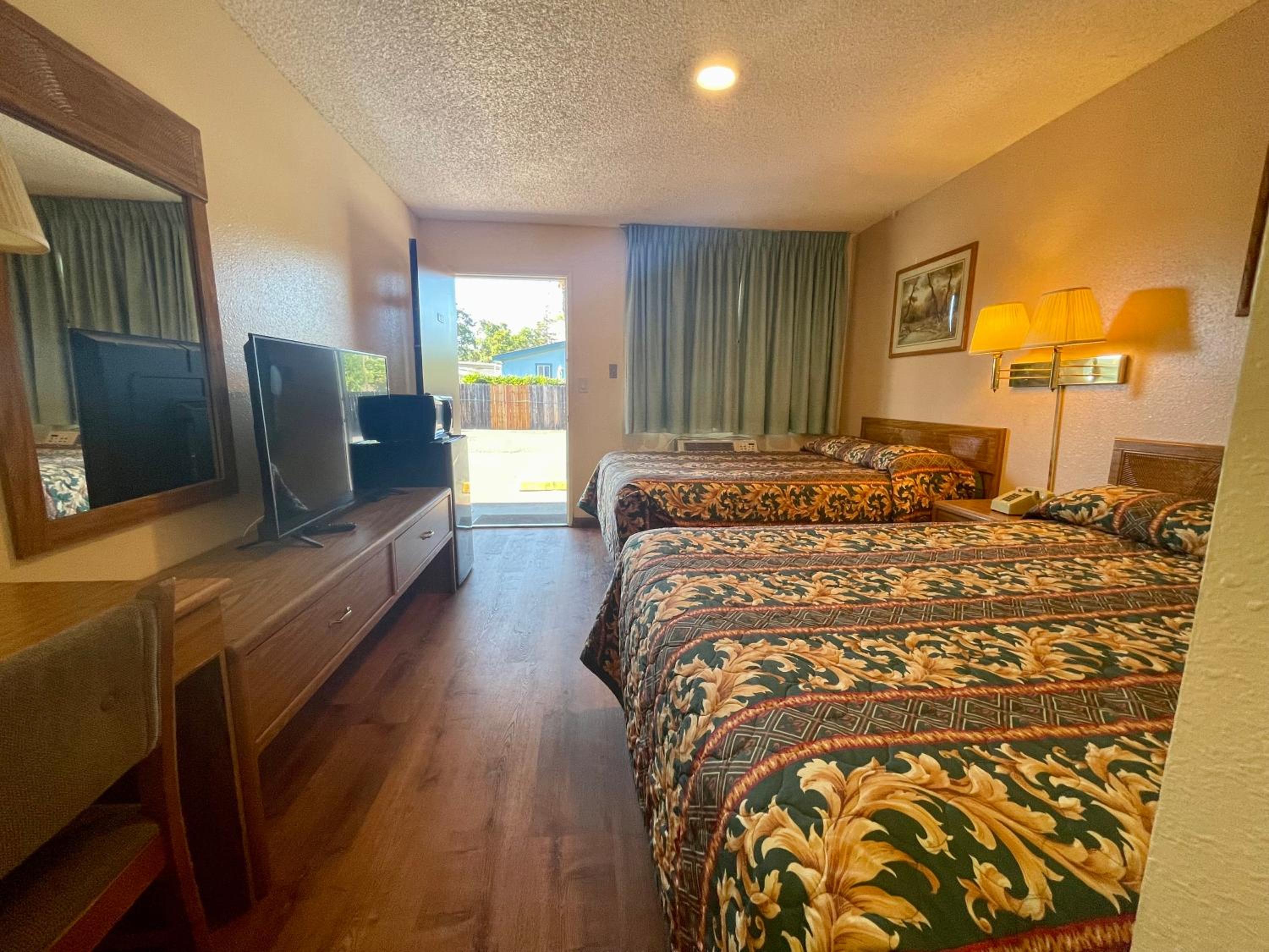 Double Room with Two Double Beds - Non-Smoking - Photo 1