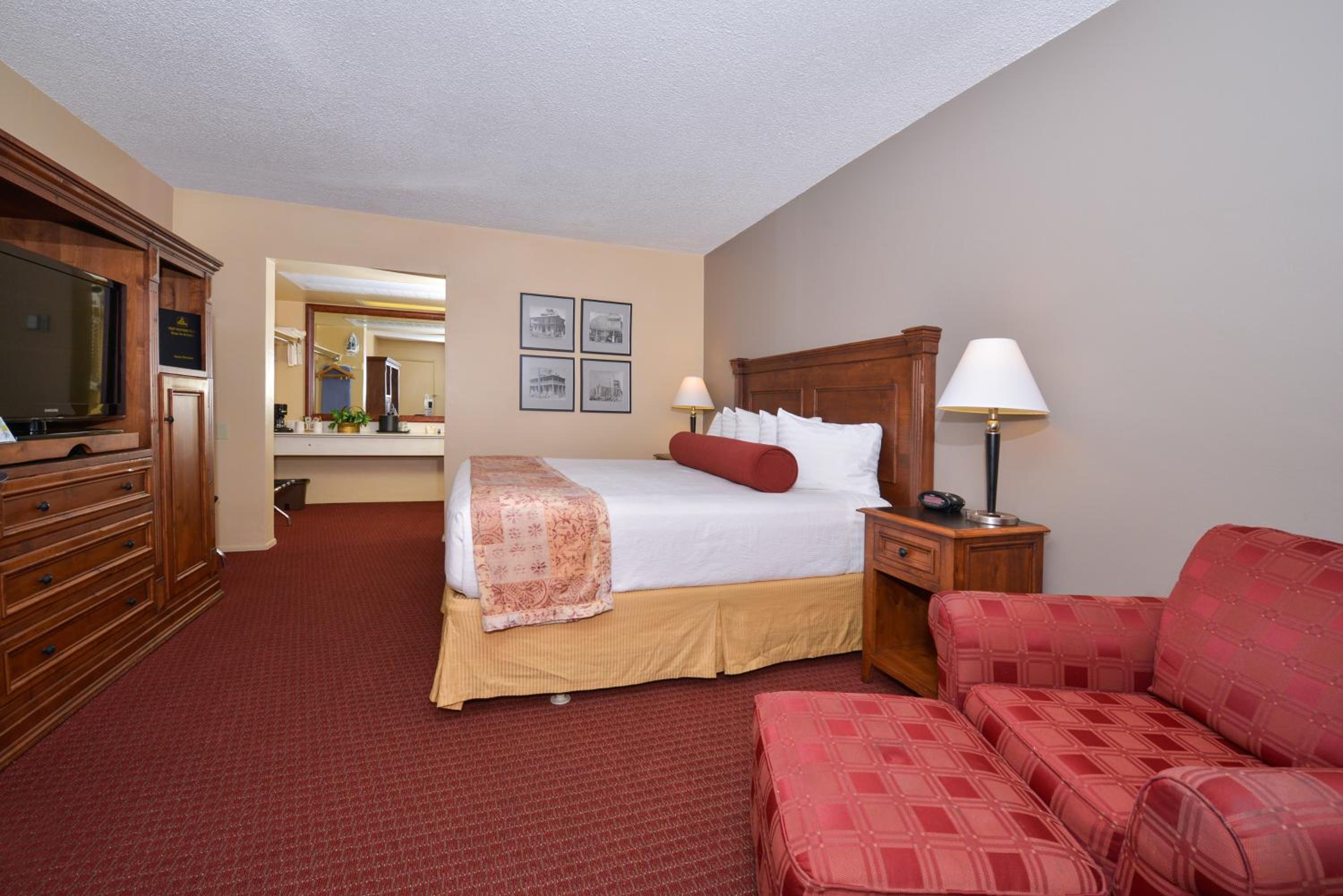 King Room - Non-Smoking photo 2