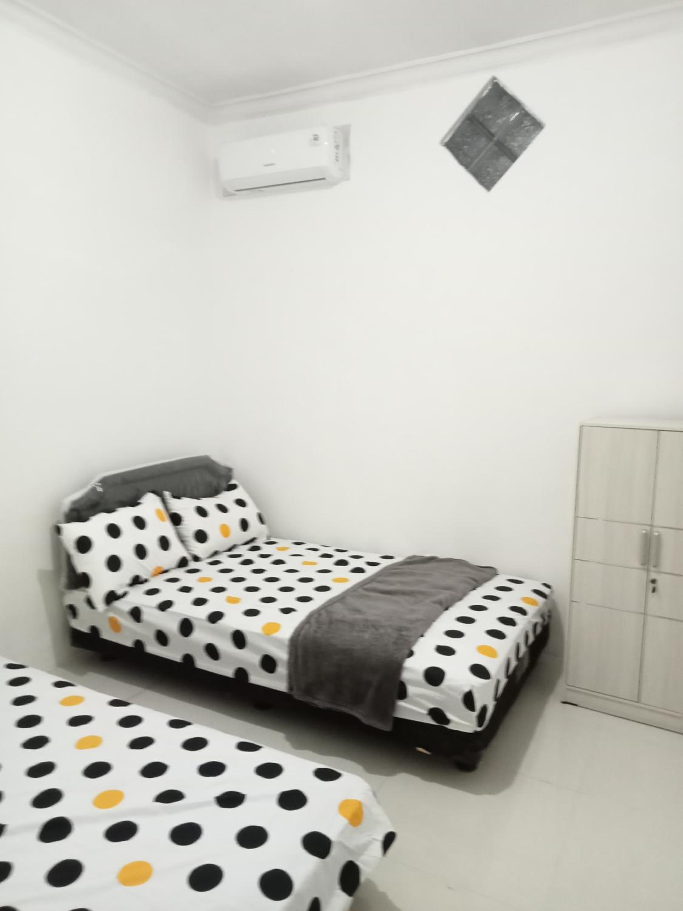 Two-Bedroom House - Photo 1