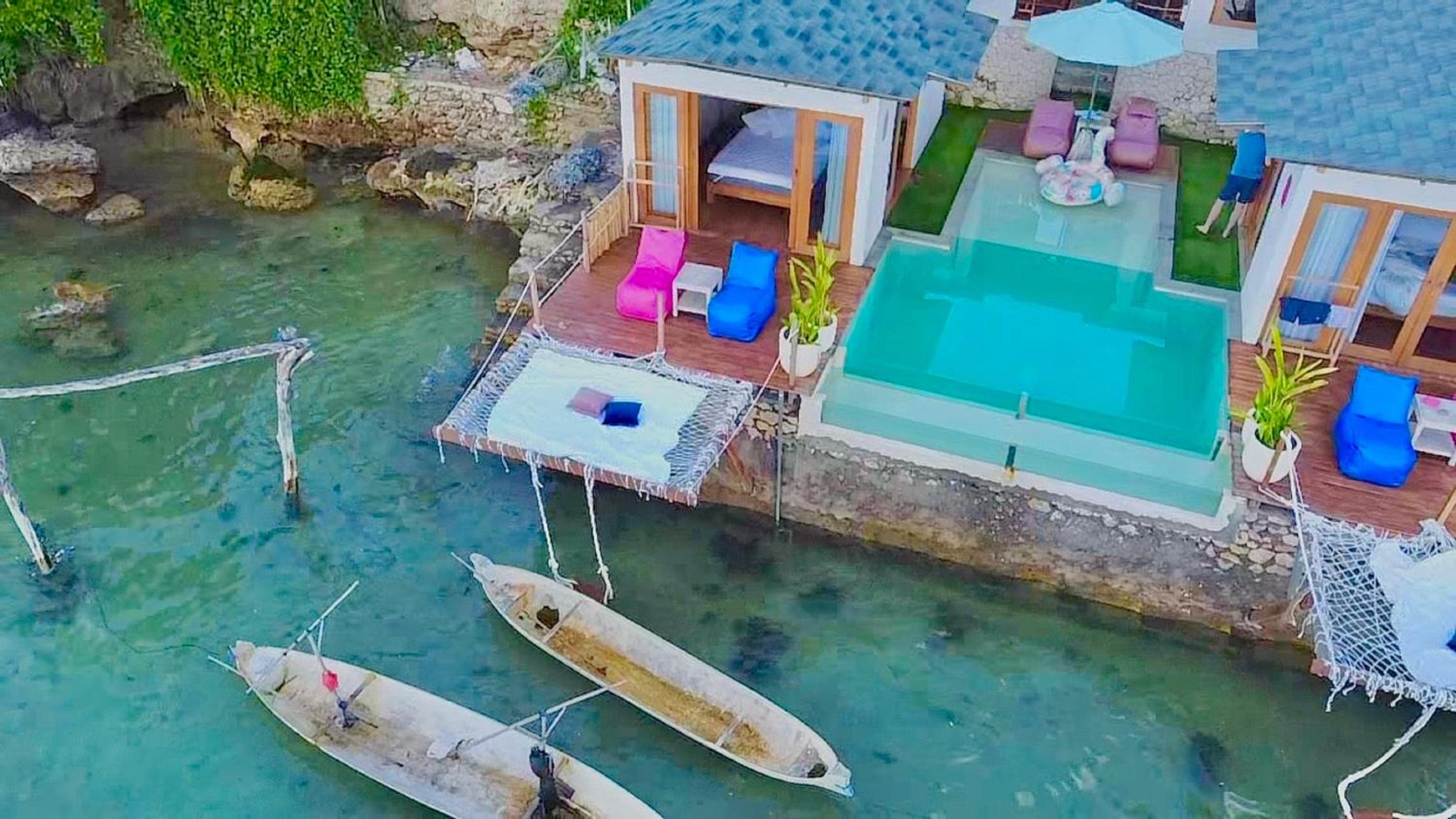 Deluxe Room with Hammock - Photo 4
