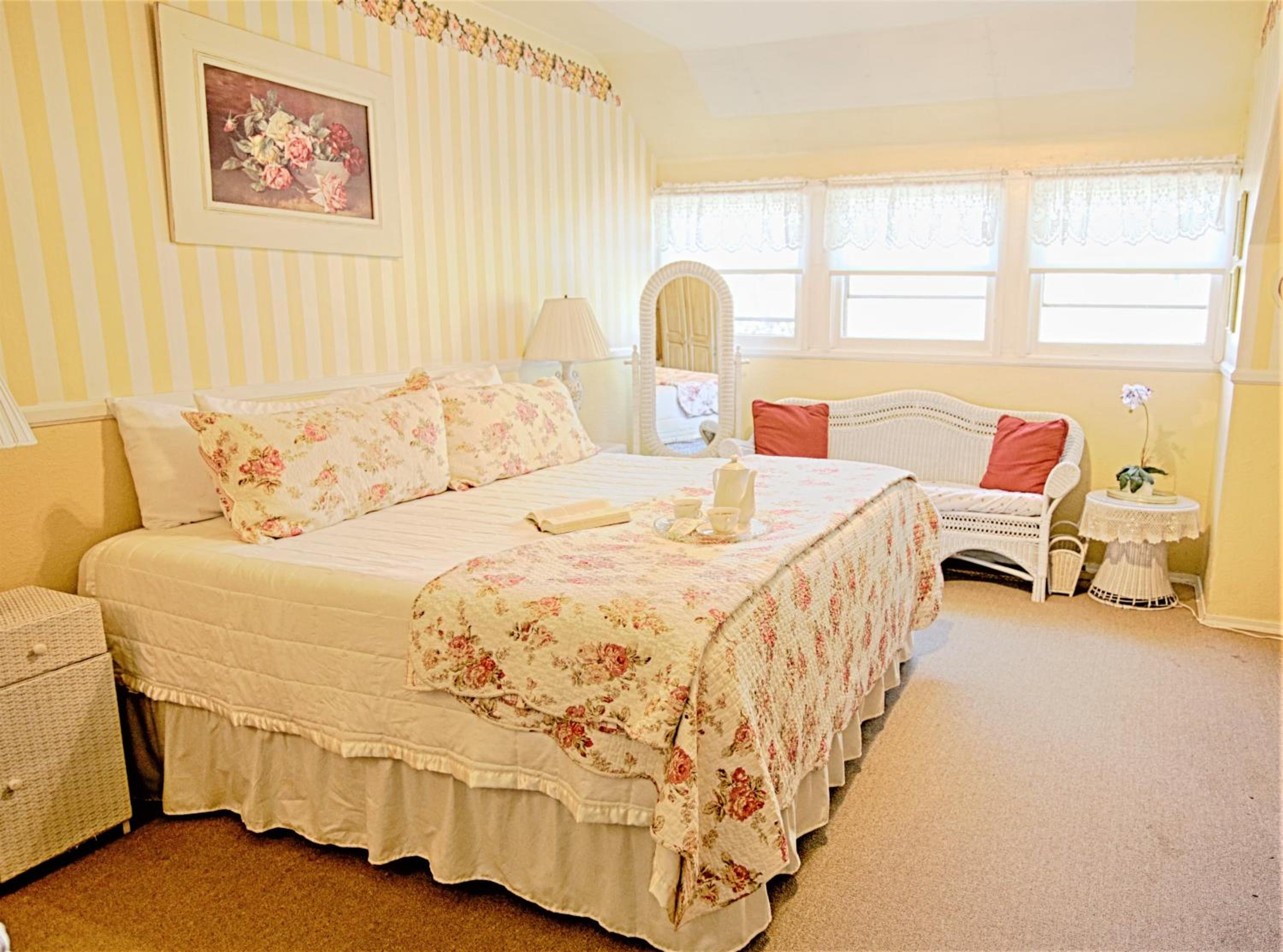 King Room with Garden View photo 2