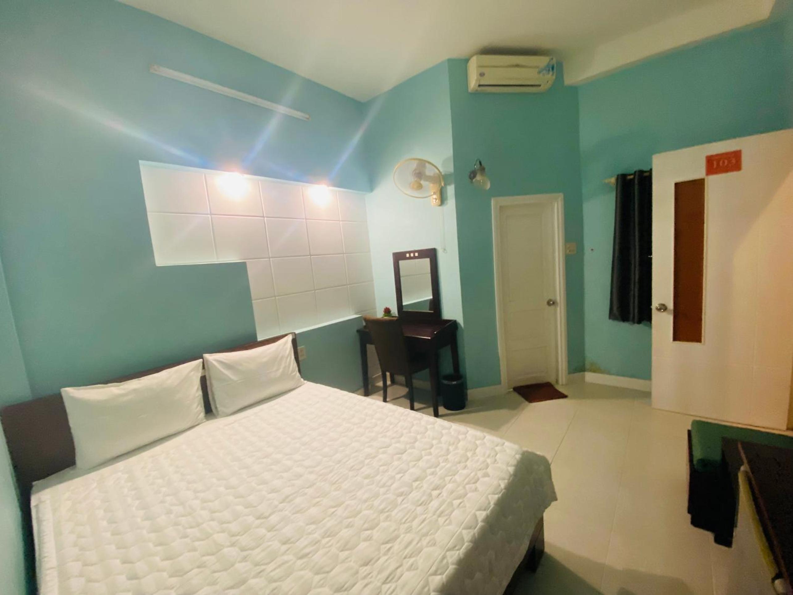 Double Room With Private Bathroom photo 2