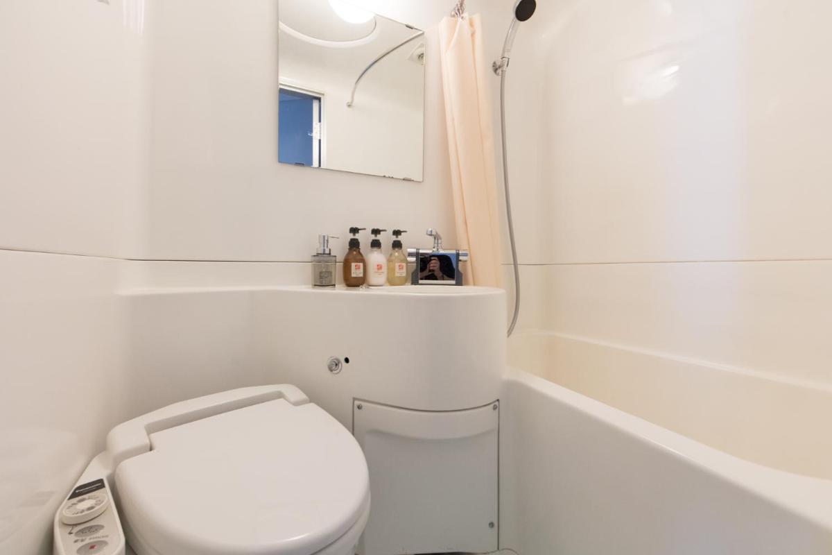 Twin Room with Shower - Photo 4