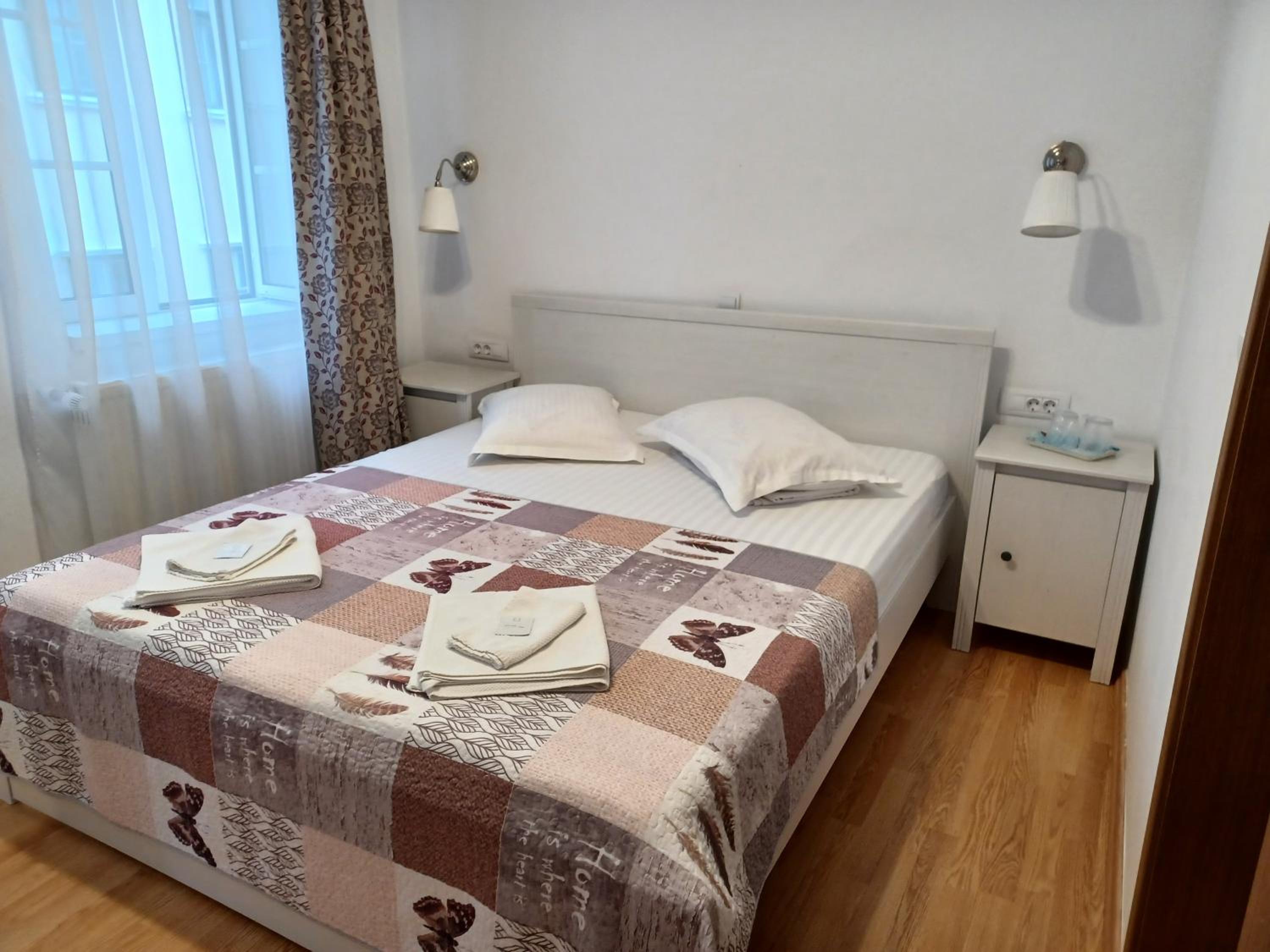 Queen Room - Photo 1