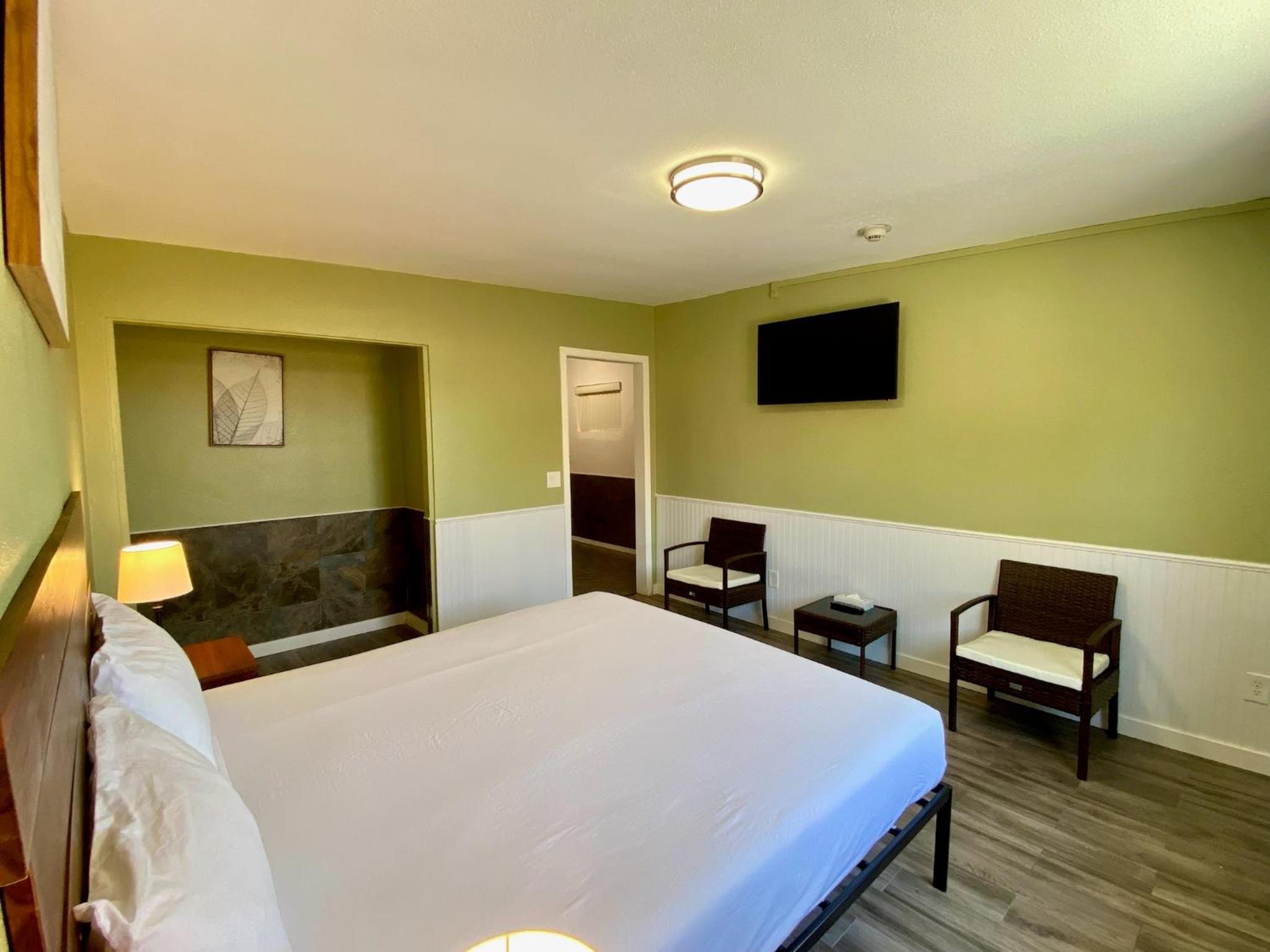 King Suite with Mini-kitchen