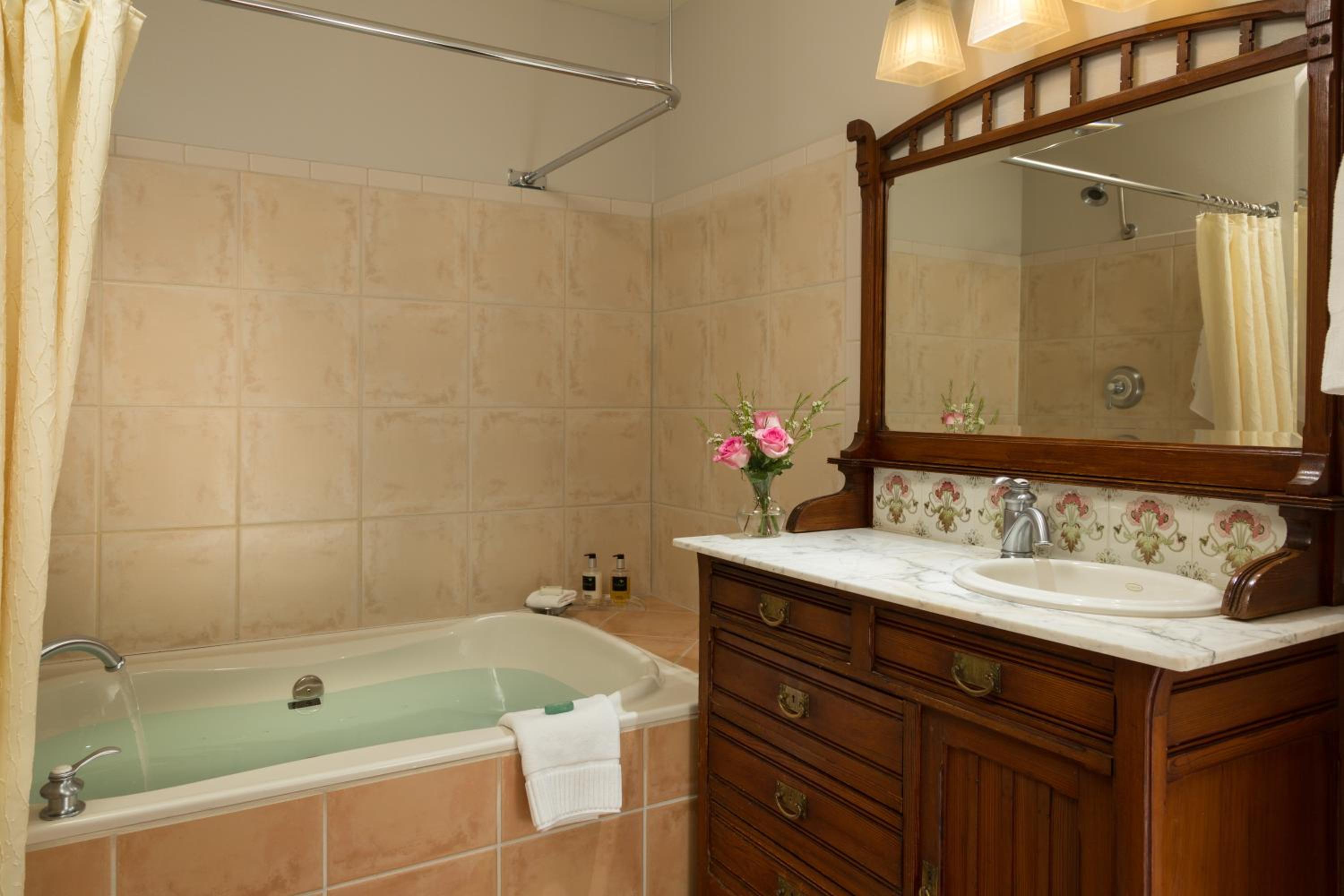 Superior King Room photo 2