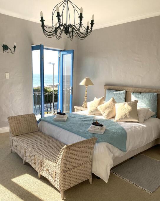 Four-Bedroom House photo 1