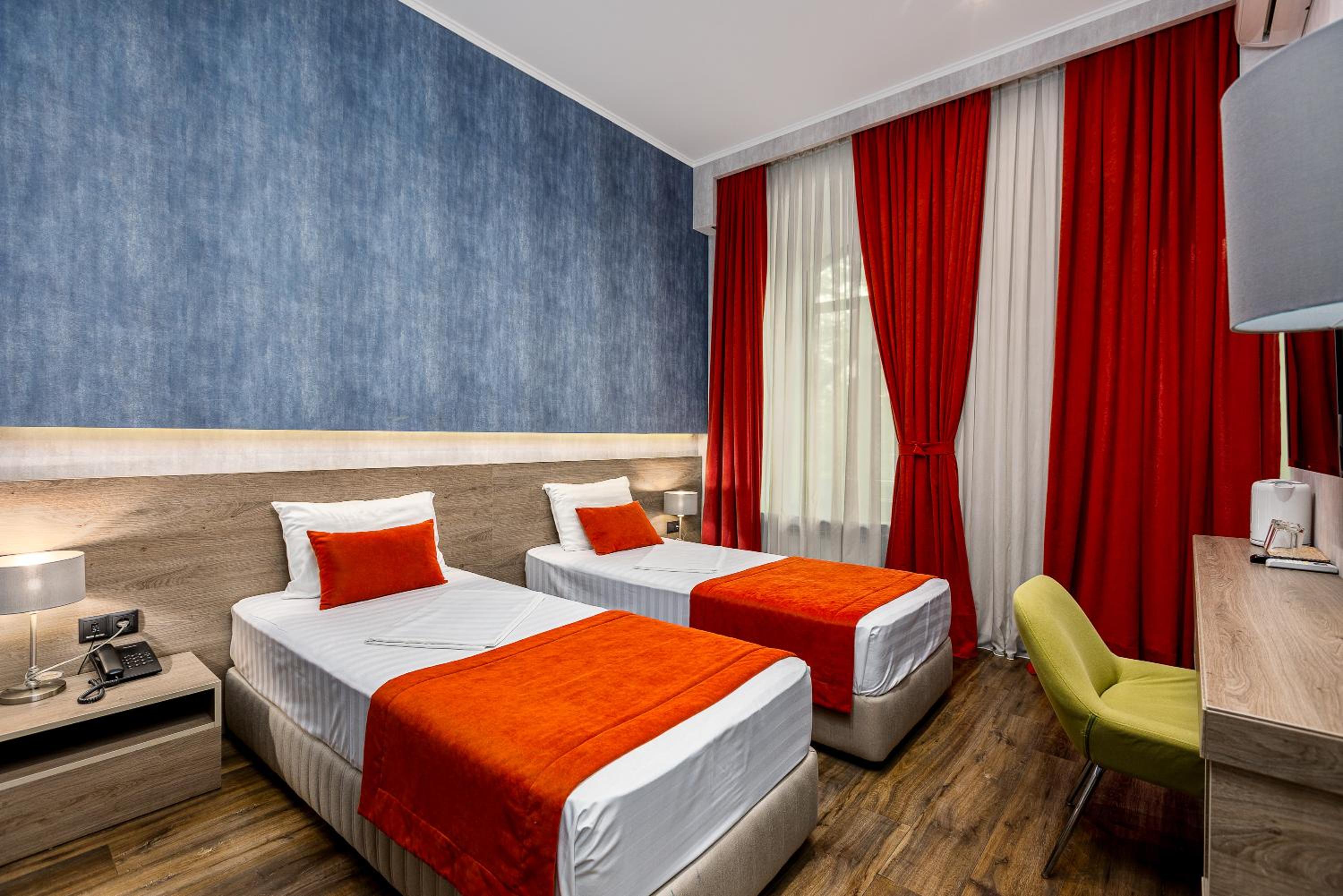 Double or Twin Room with Balcony - Photo 6