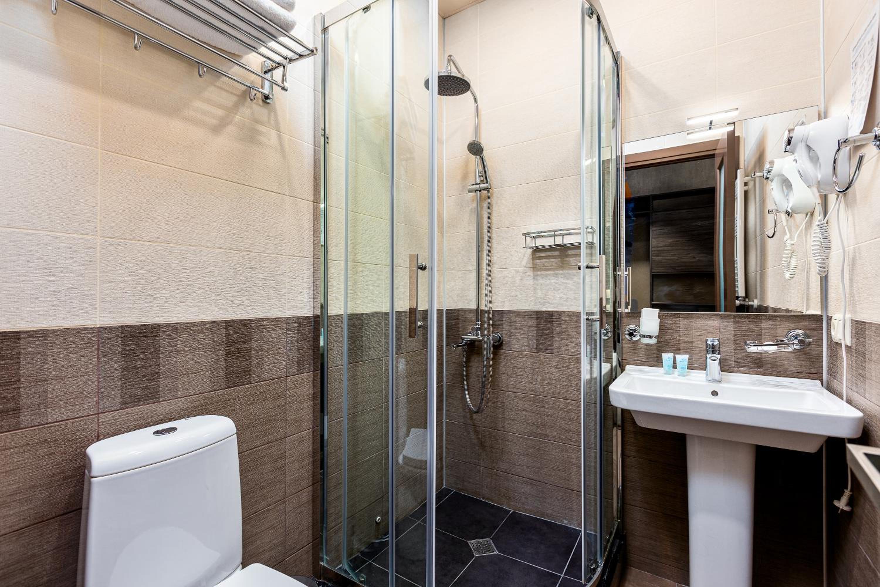 Standard Double Room - Photo 6