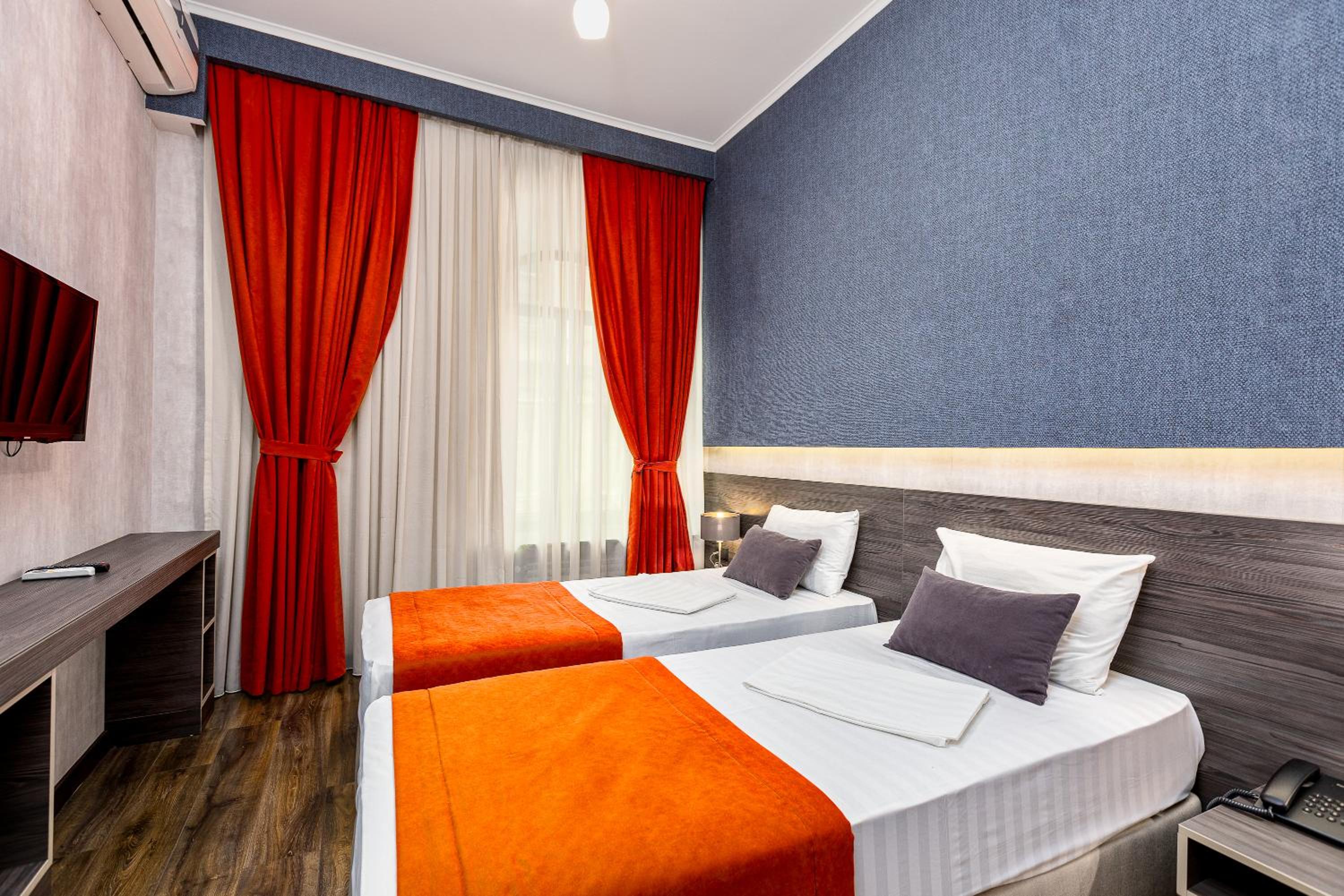 Standard Double or Twin Room - Photo 3