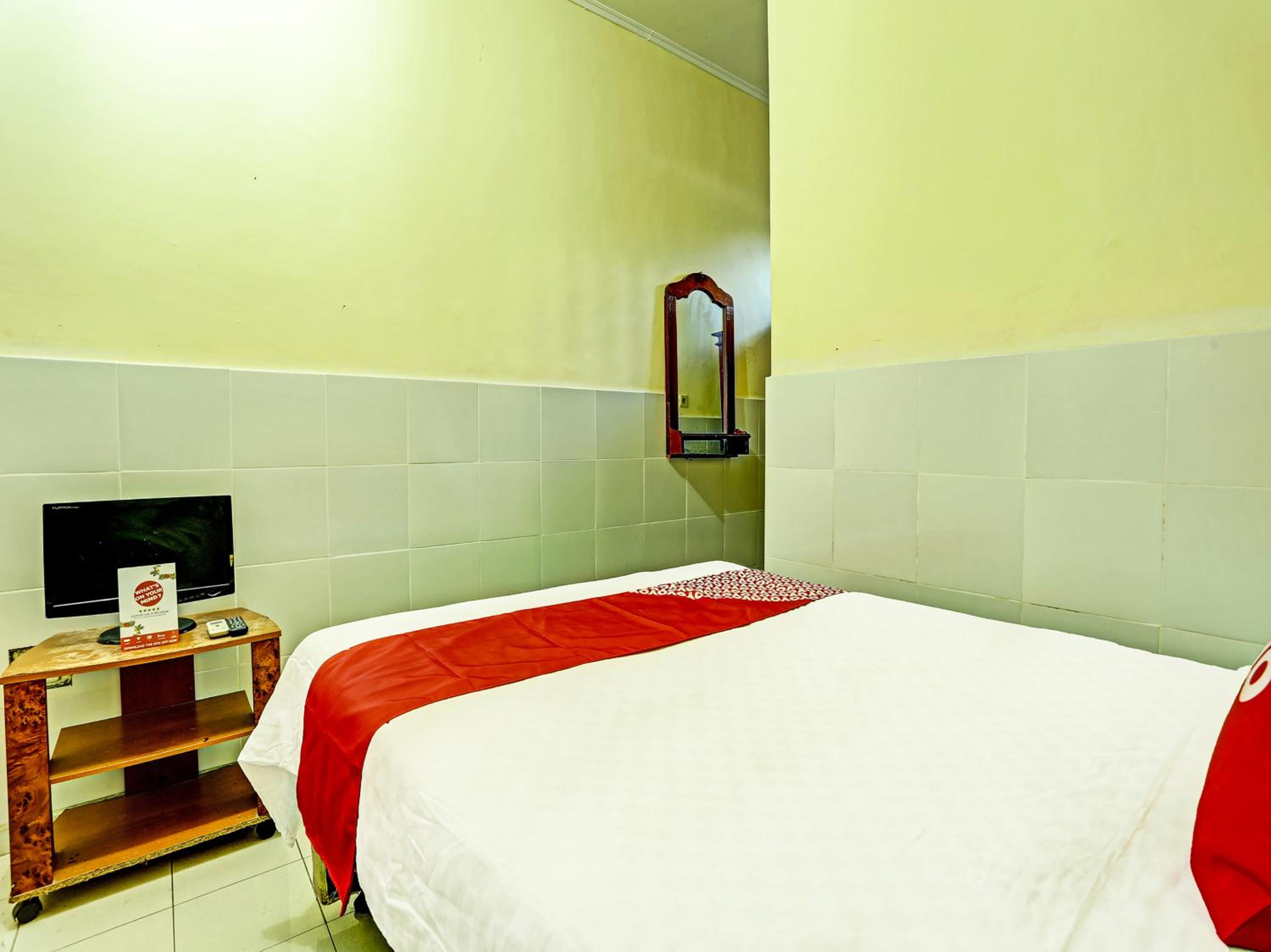Standard Family Room - Photo 7