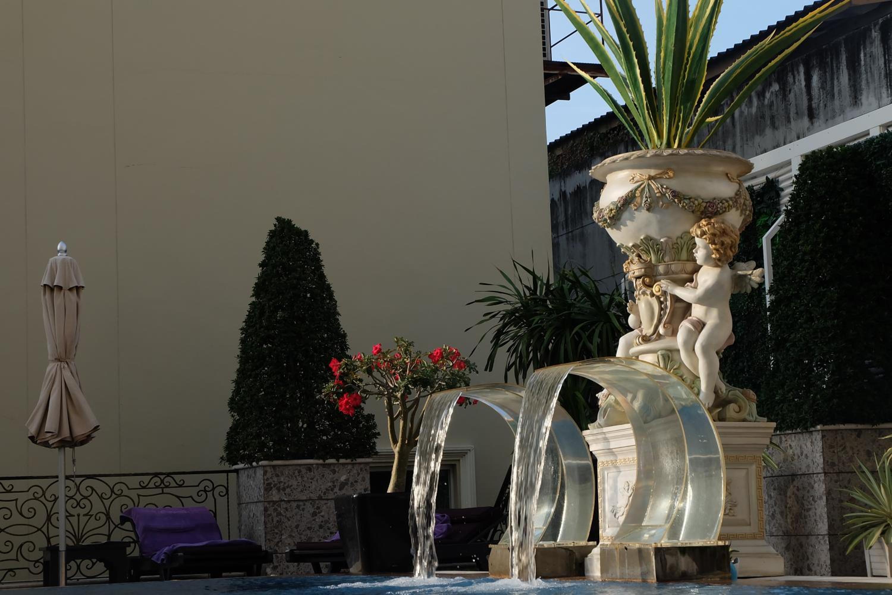 Deluxe Room with Pool View